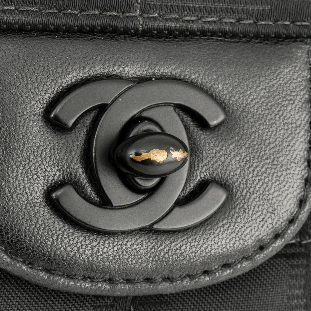 Chanel Black Nylon Shoulder Bag (Pre-Owned)