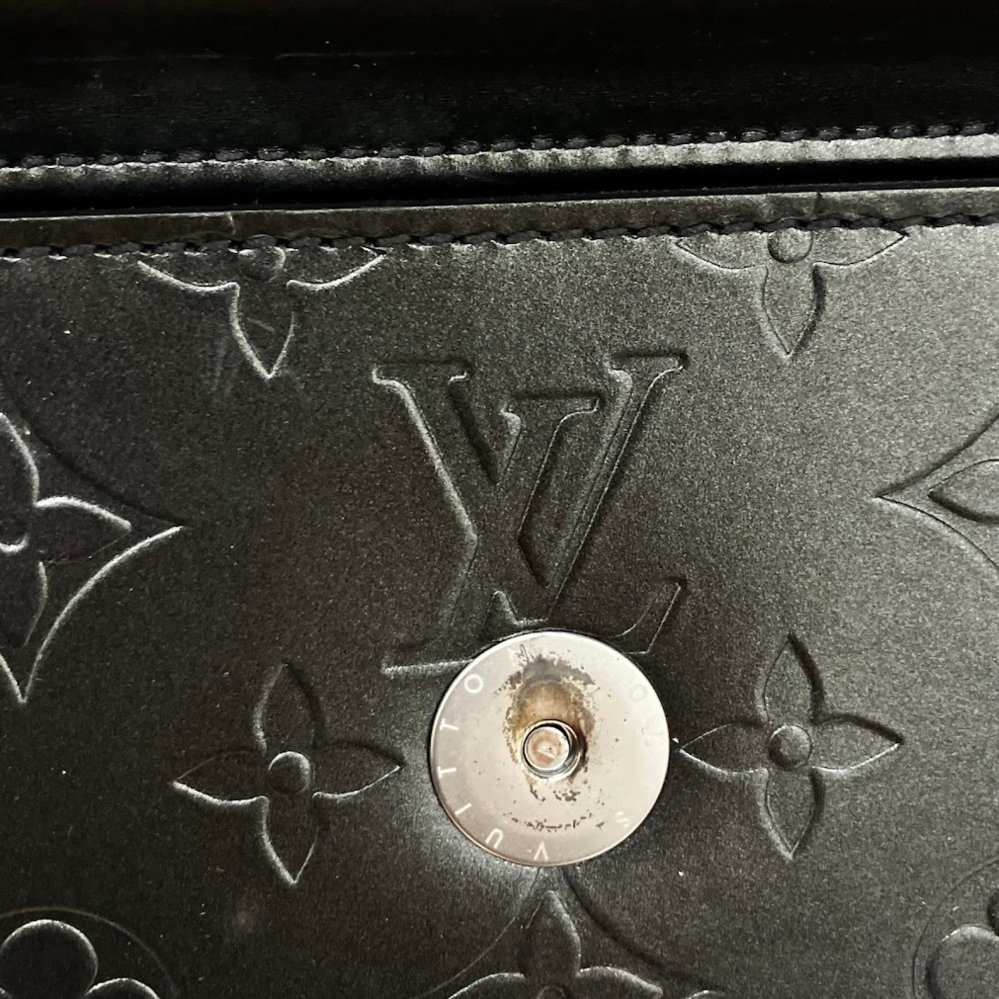 Louis Vuitton Black Leather Shoulder Bag (Pre-Owned)