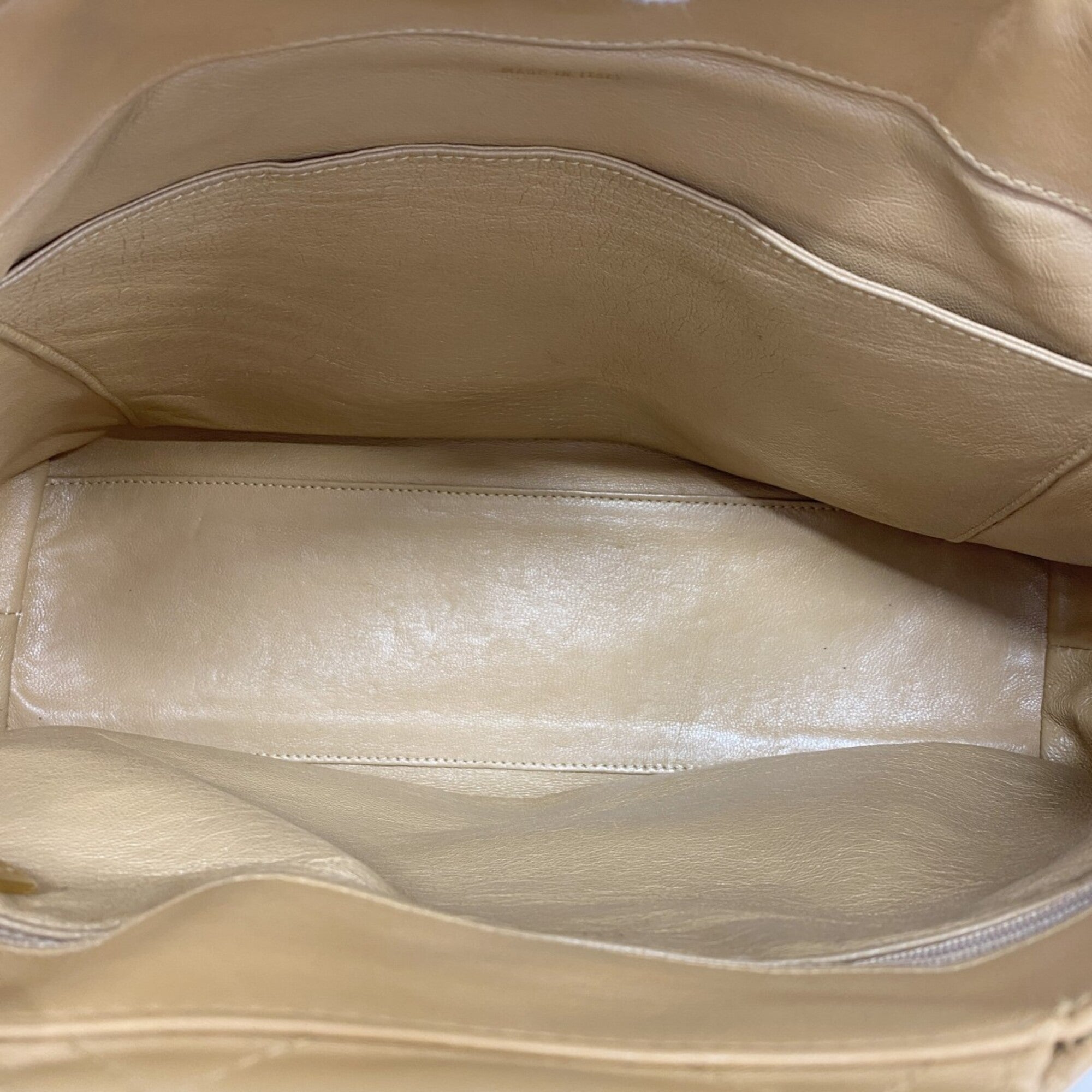 Chanel Brown Leather Handbag (Pre-Owned)