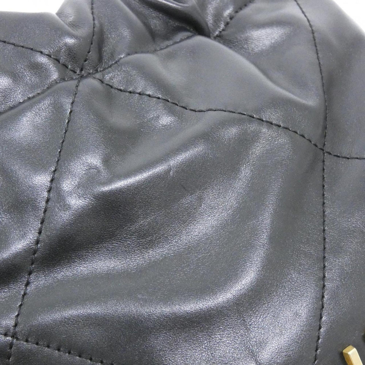 Chanel Black Leather Handbag (Pre-Owned)