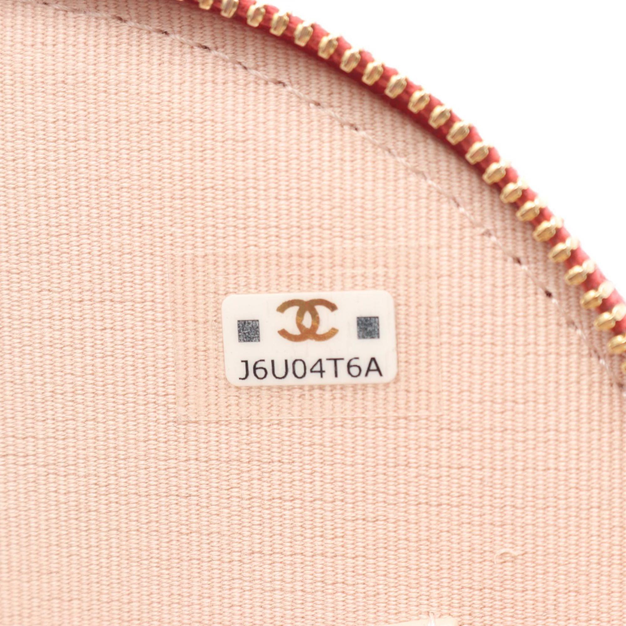 Chanel Pink Leather Shoulder Bag (Pre-Owned)