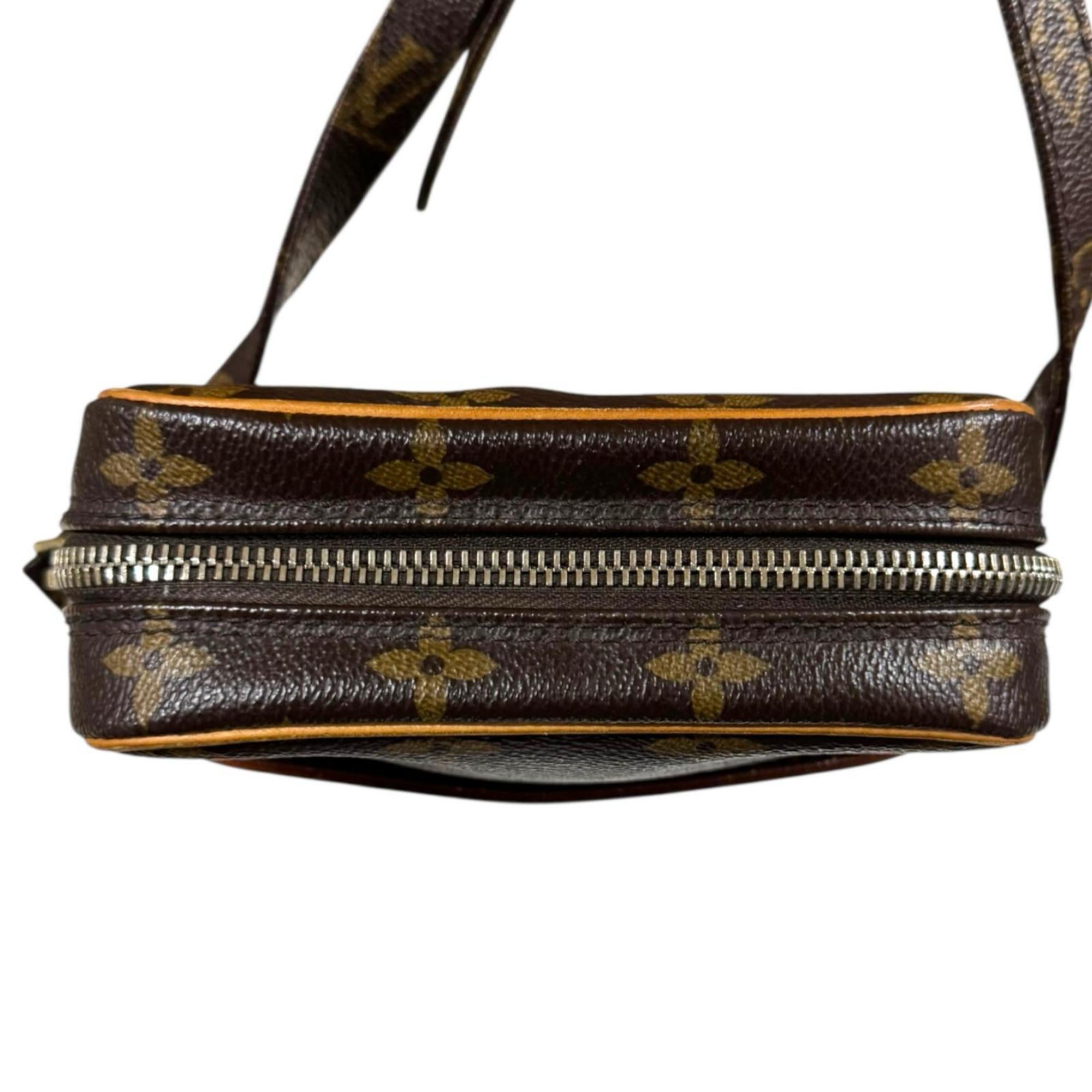 Louis Vuitton Brown Monogram Shoulder Bag (Pre-Owned)