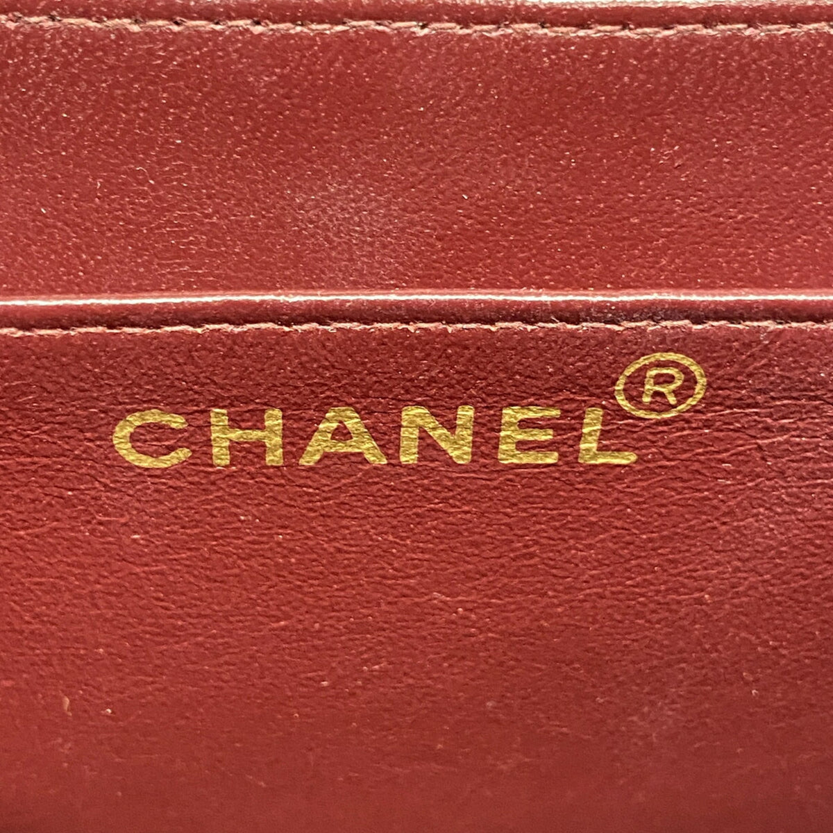 Chanel Black Leather Shoulder Bag (Pre-Owned)