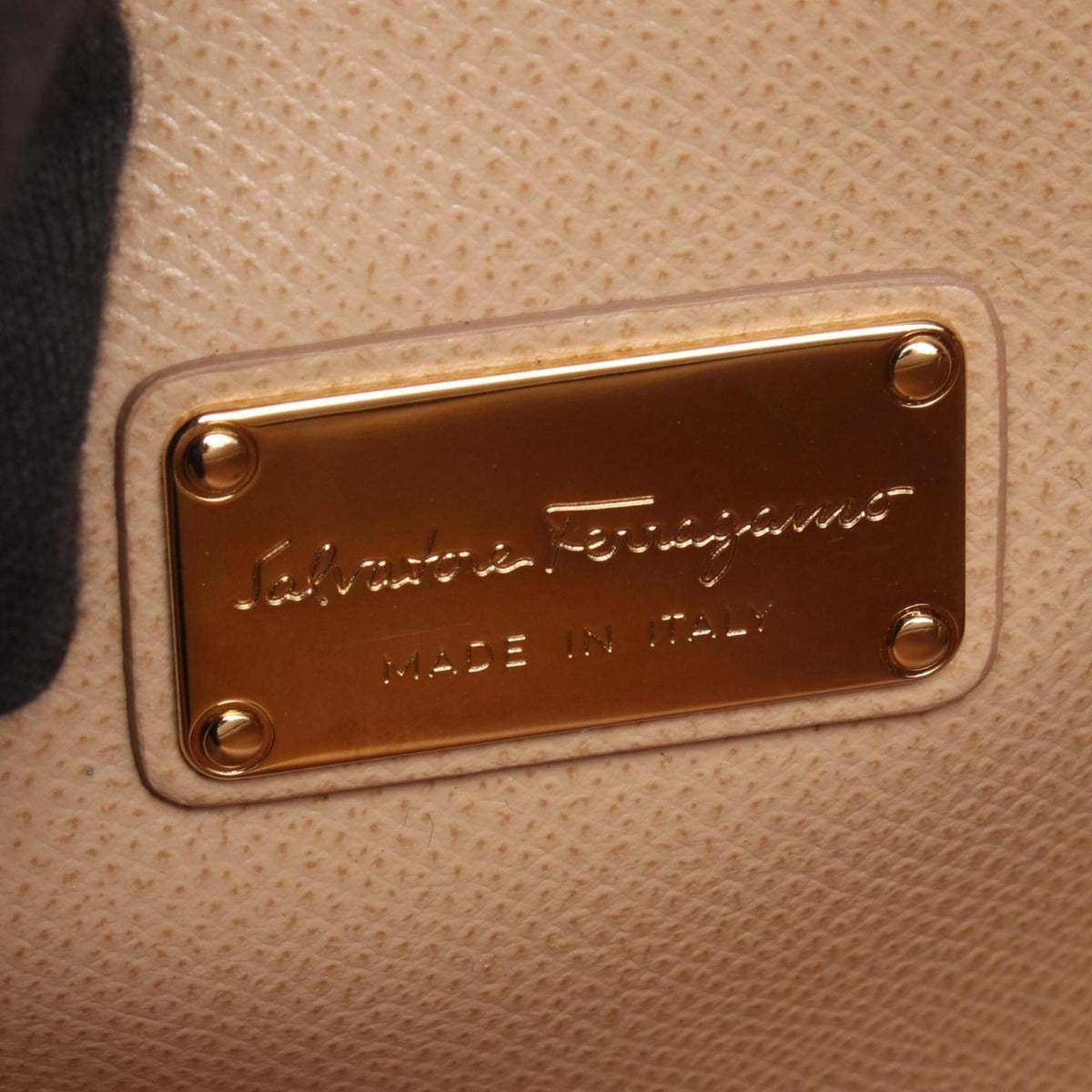 Salvatore Ferragamo Beige Leather Handbag (Pre-Owned)