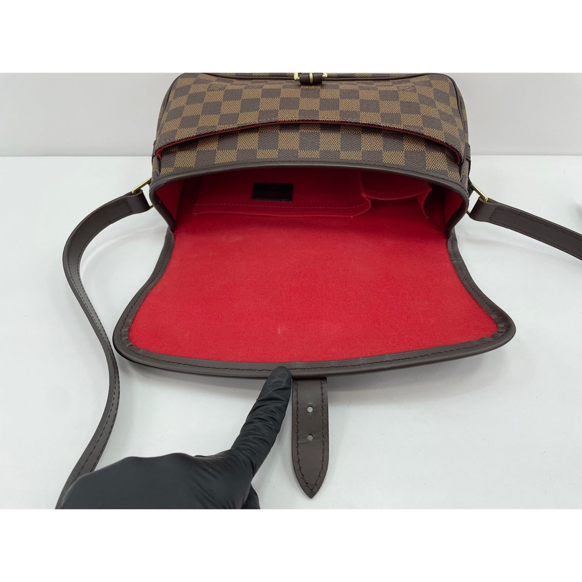 Louis Vuitton Brown Shoulder Bag (Pre-Owned)
