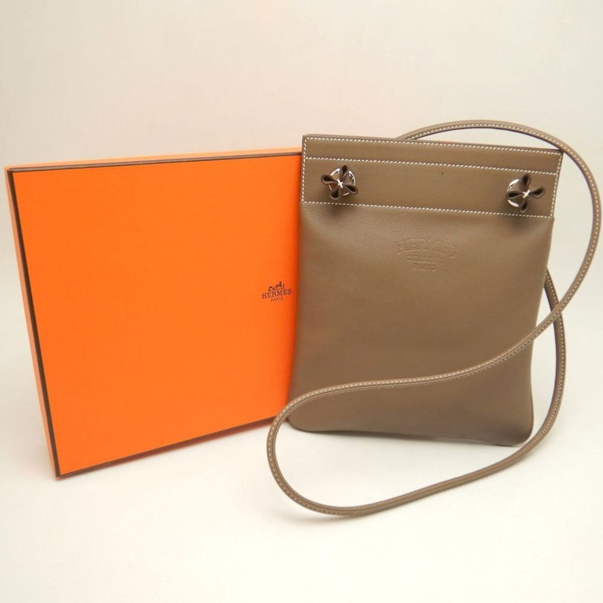 Hermes Etoupe Gray Swift Leather Shoulder Bag (Pre-Owned)