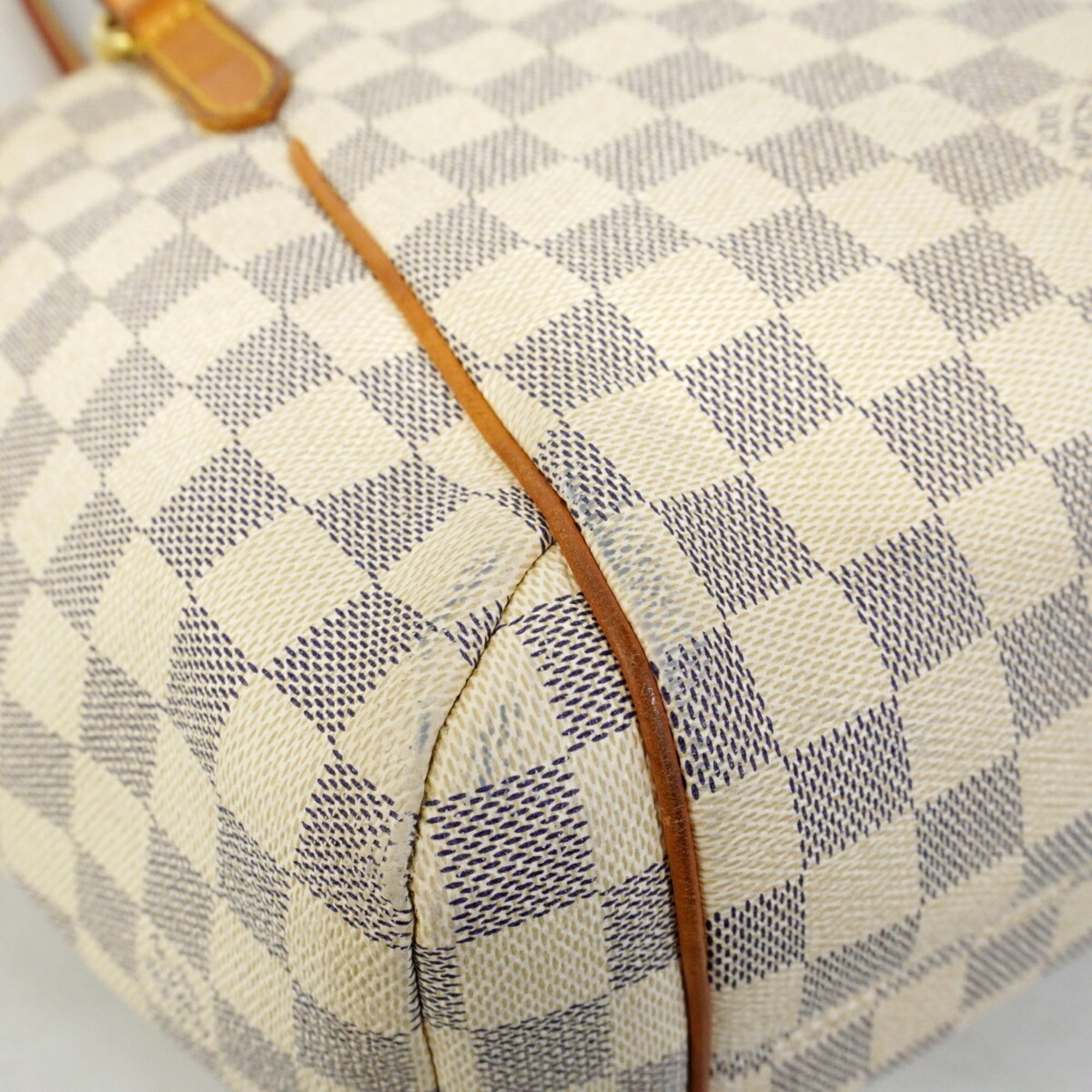 Louis Vuitton White Tote Bag (Pre-Owned)