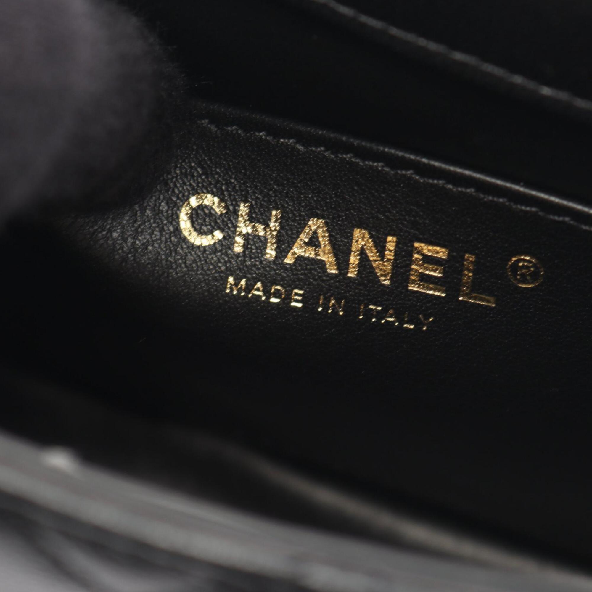 Chanel Matelasse Black Leather Handbag Shoulder Bag (Pre-Owned)