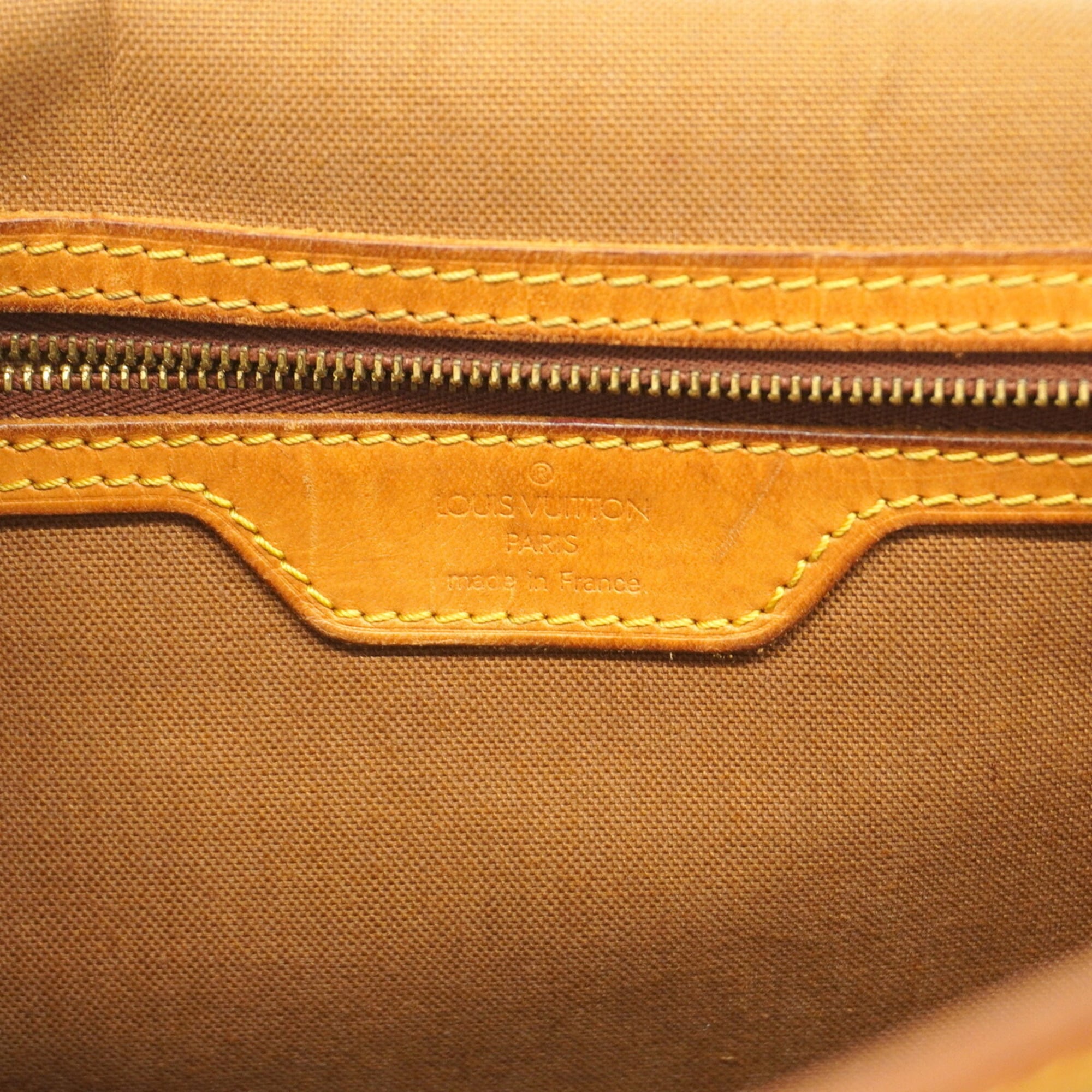 Louis Vuitton Brown Shoulder Bag (Pre-Owned)