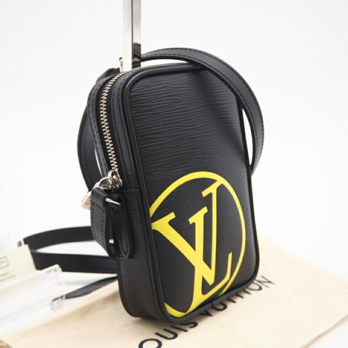 Louis Vuitton Black Yellow Leather Shoulder Bag (Pre-Owned)