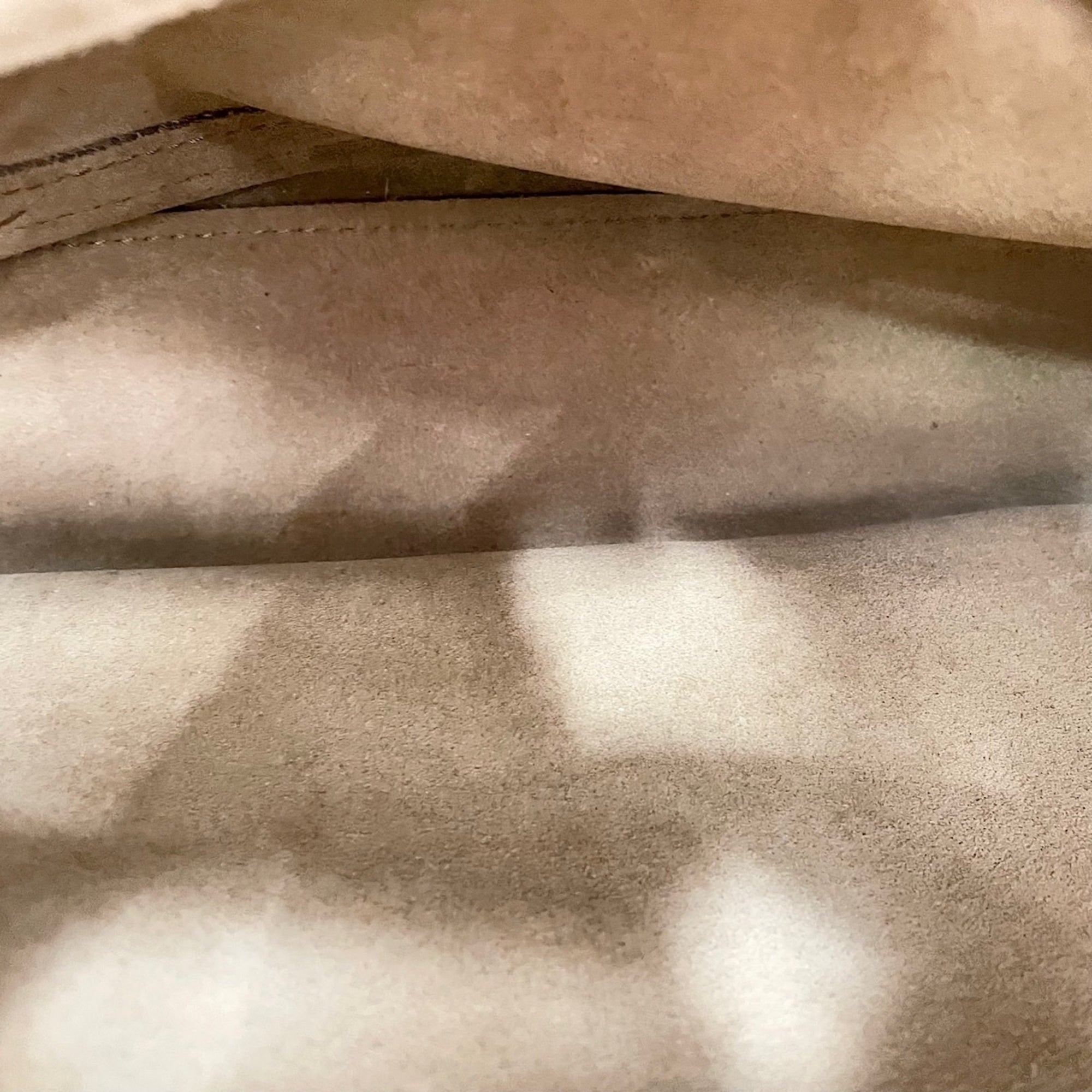 Loewe Beige Handbag (Pre-Owned)