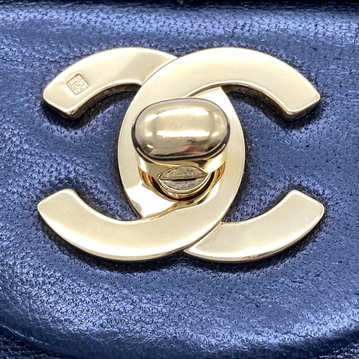 Chanel Black Handbag (Pre-Owned)