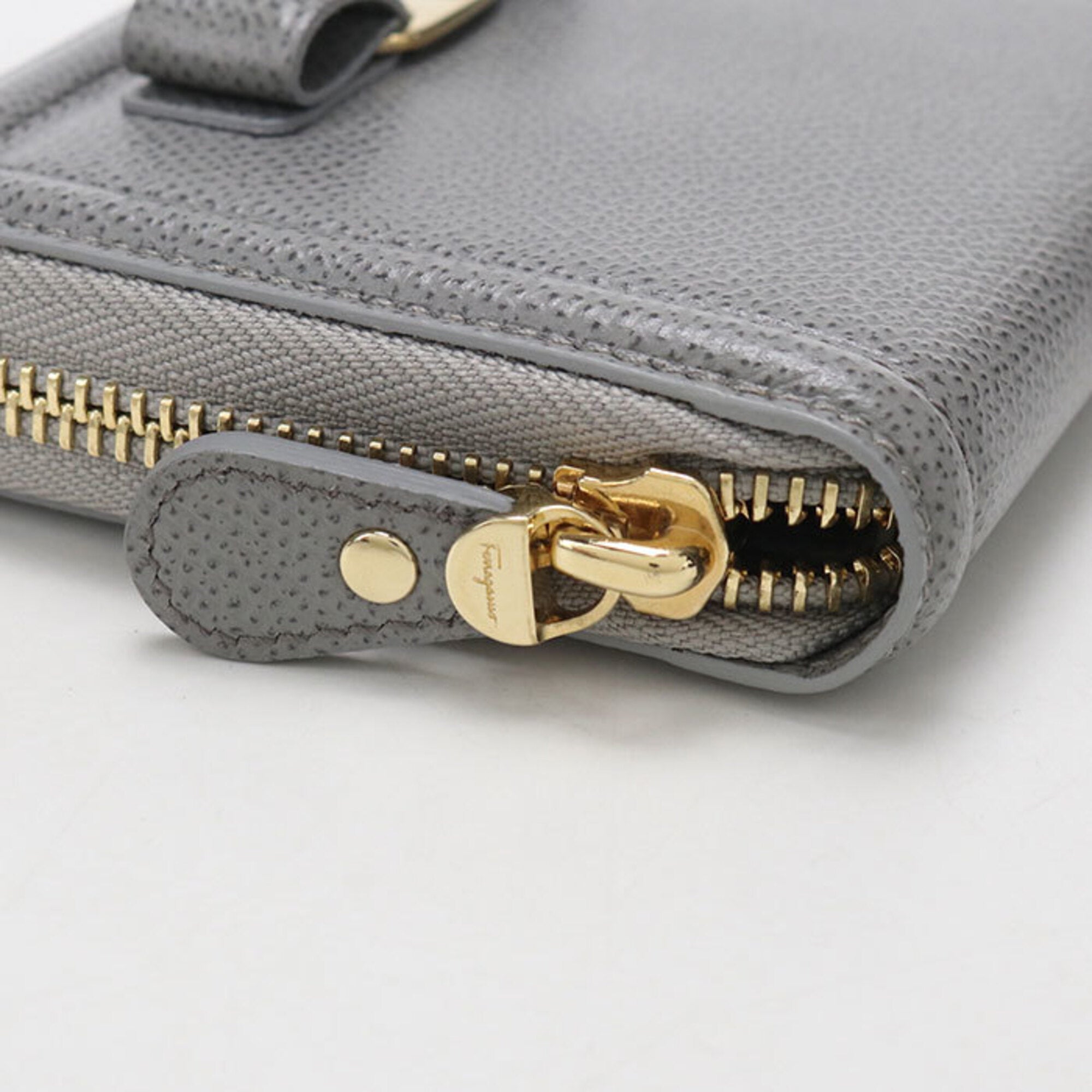 Salvatore Ferragamo Gray Leather Wallet (Bi-Fold) (Pre-Owned)
