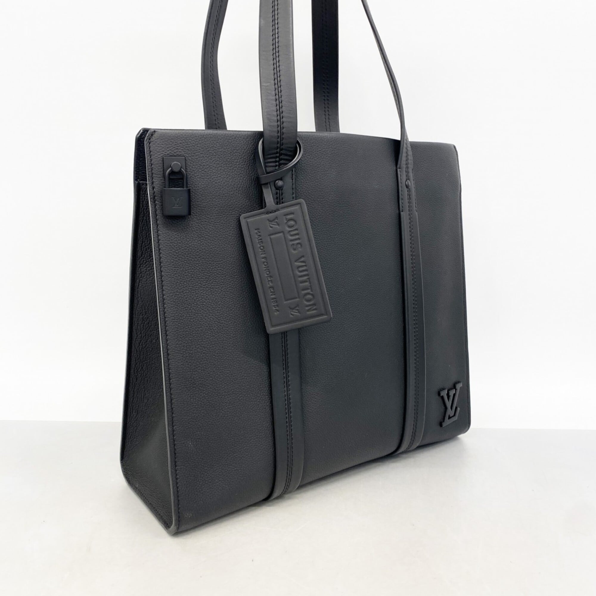 Louis Vuitton Black Tote Bag (Pre-Owned)