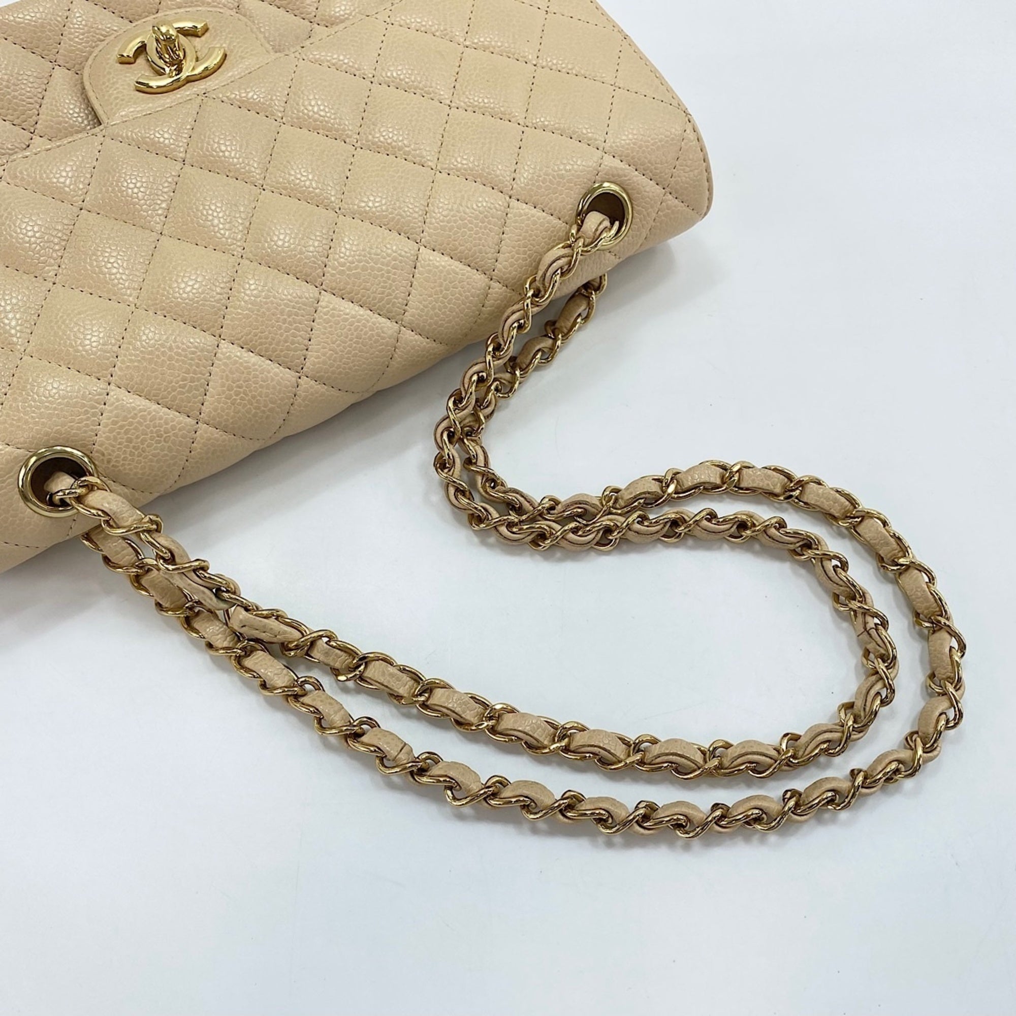 Chanel Matelasse Beige Shoulder Bag (Pre-Owned)