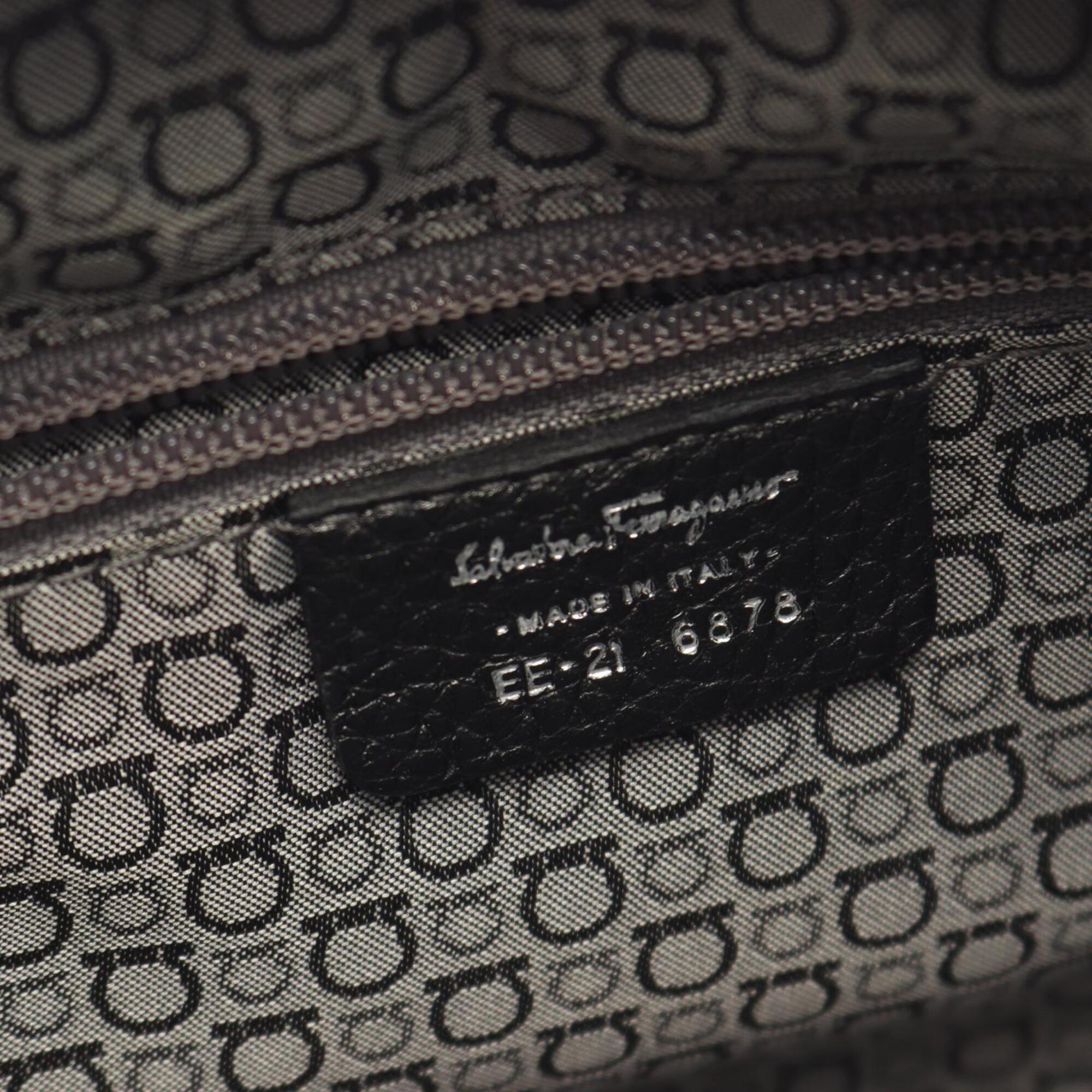 Salvatore Ferragamo Black Leather Handbag (Pre-Owned)
