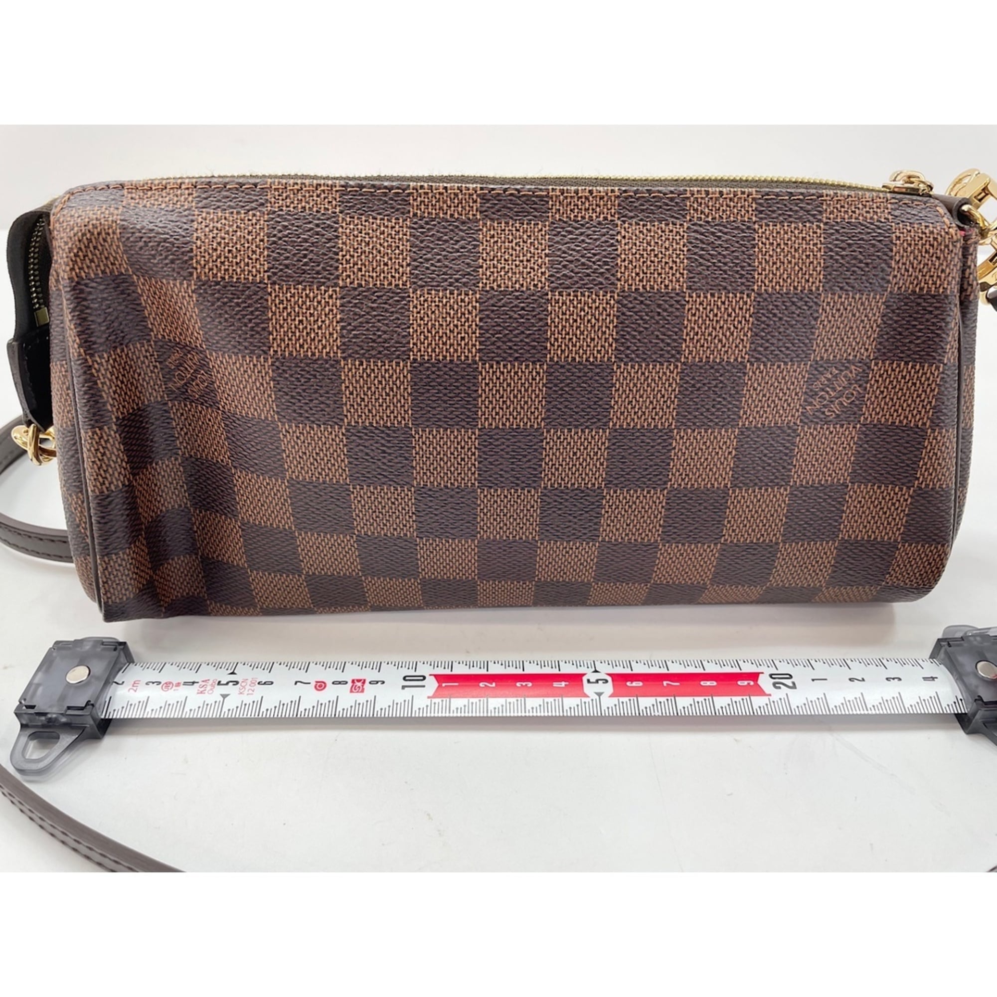 Louis Vuitton Brown Shoulder Bag (Pre-Owned)