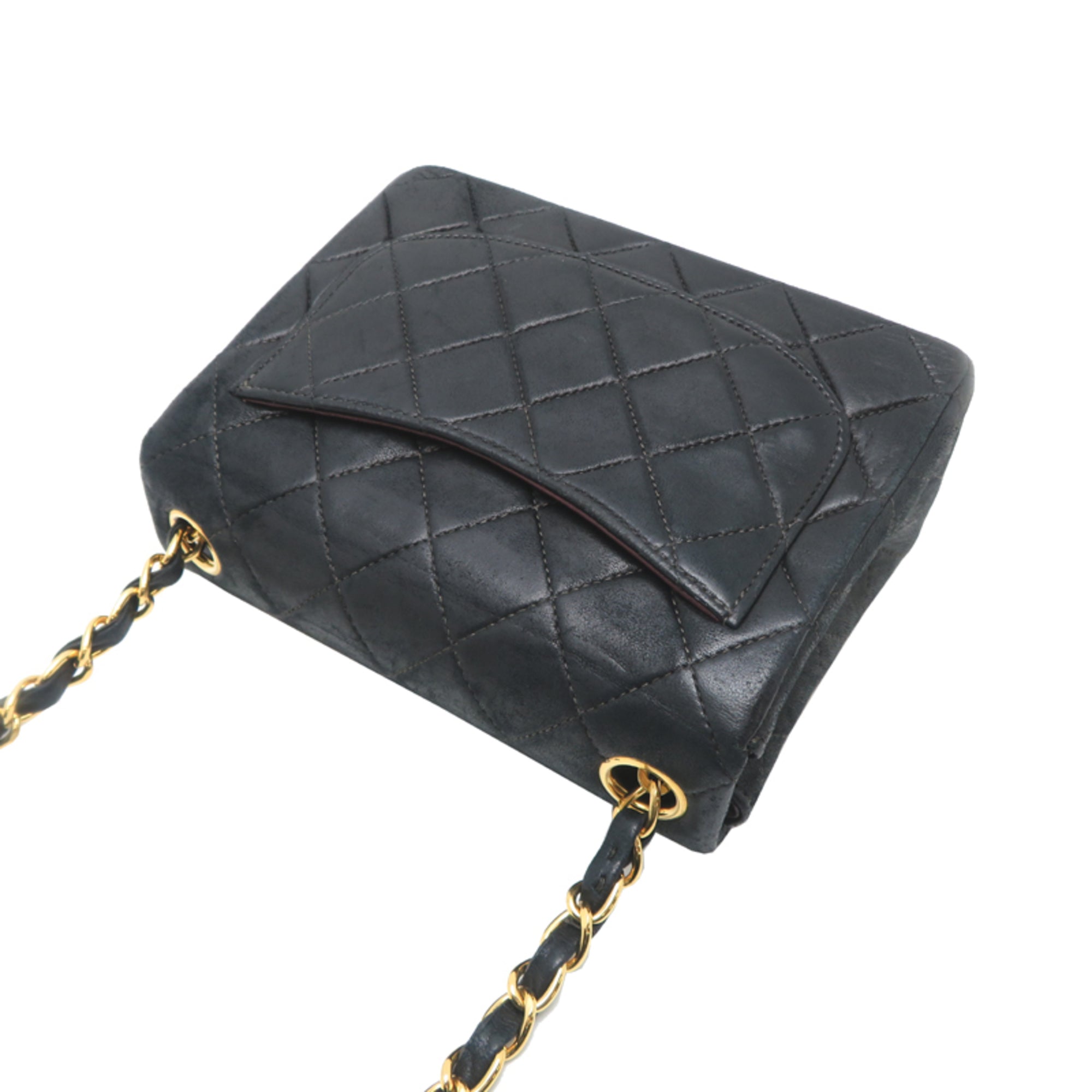 Chanel Black Leather Shoulder Bag (Pre-Owned)