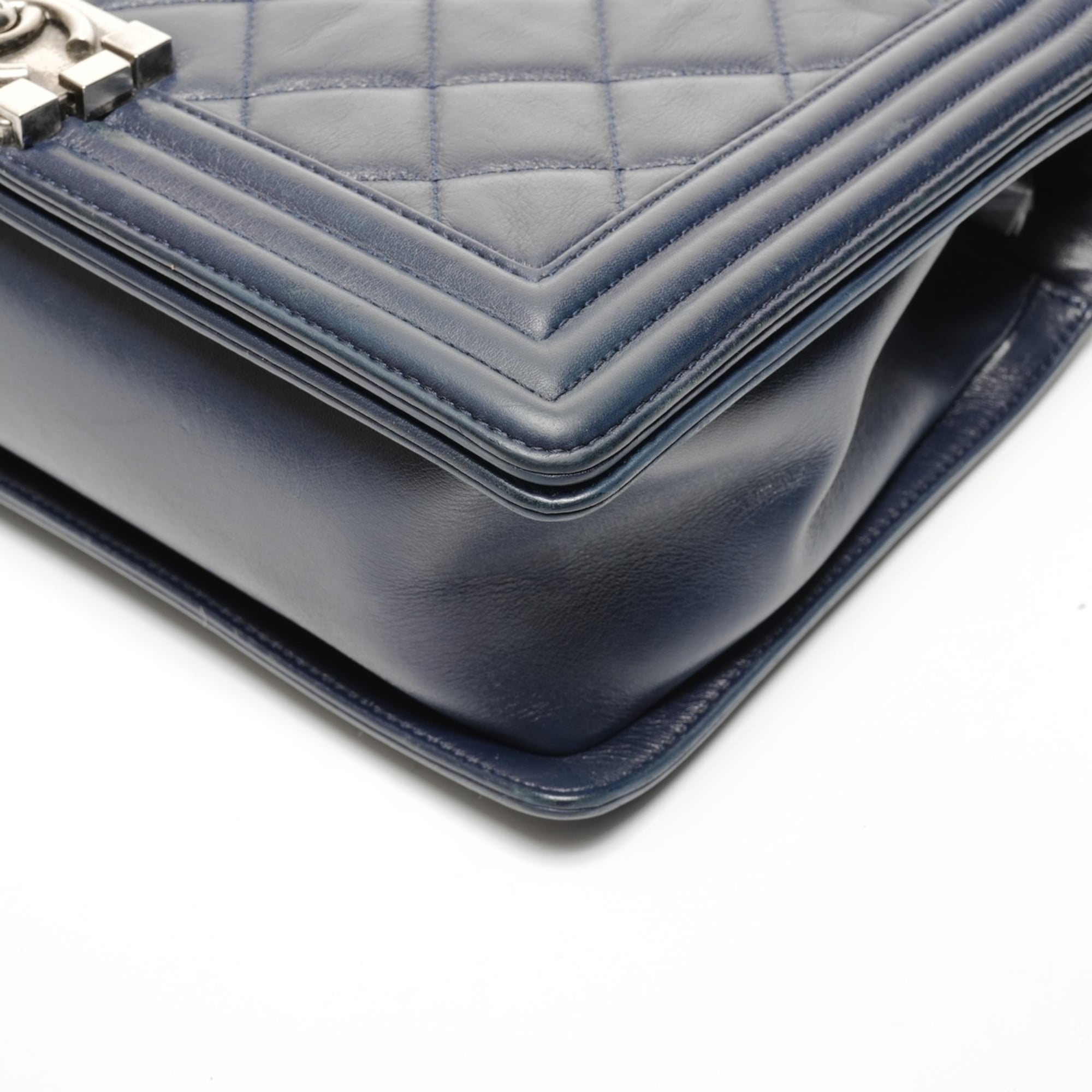 Chanel Boy Chanel Navy Leather Shoulder Bag (Pre-Owned)