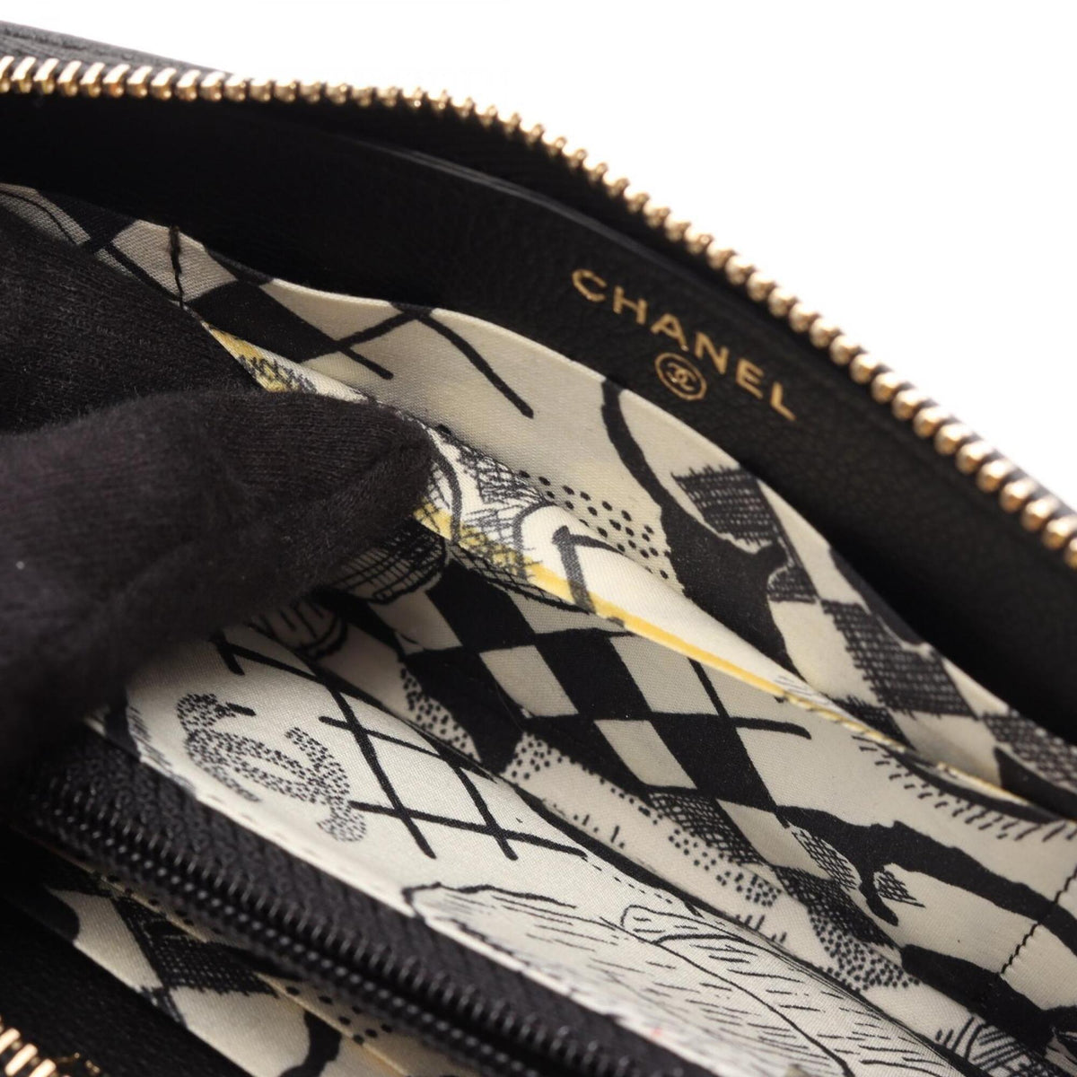 Chanel Black Leather Wallet (Bi-Fold) (Pre-Owned)