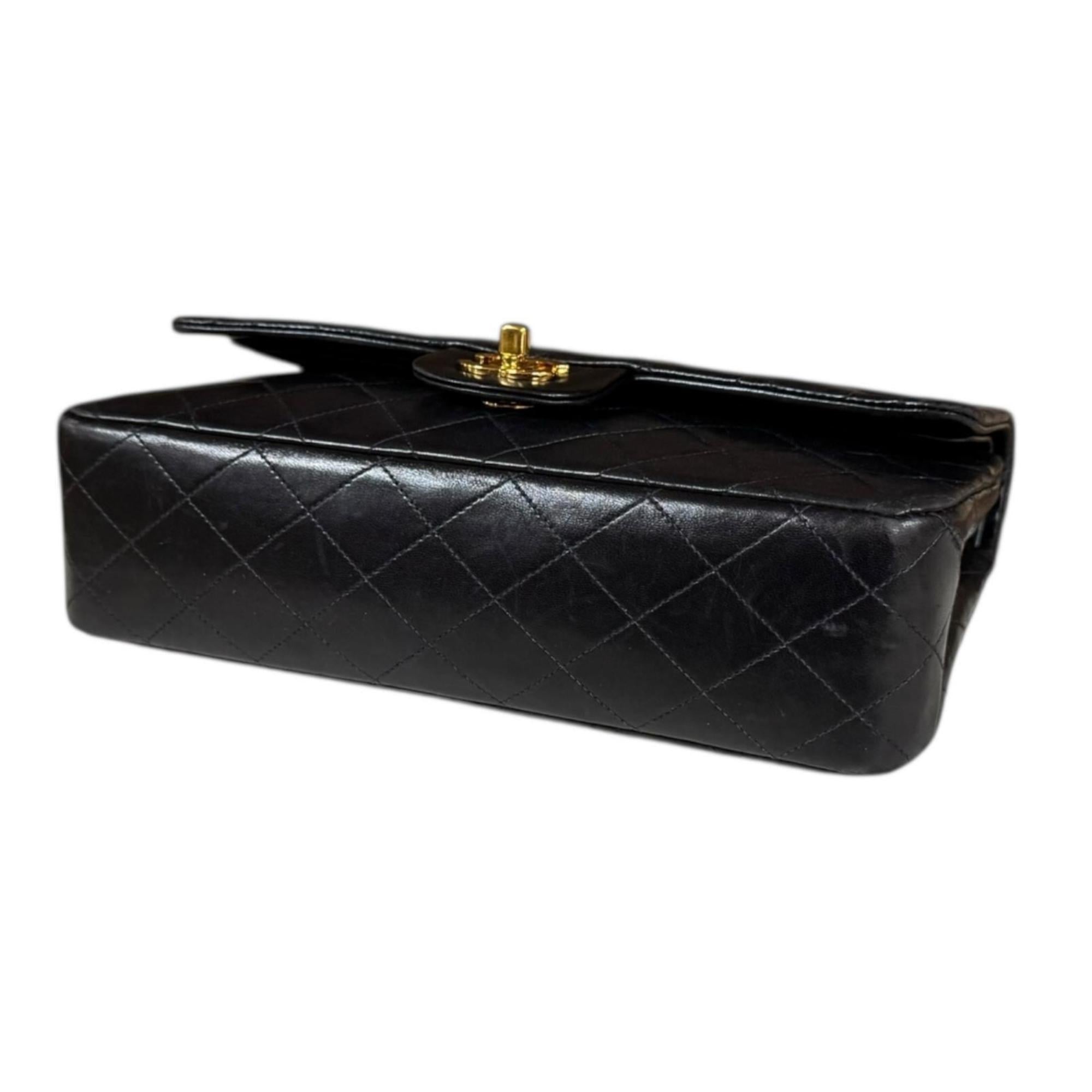 Chanel Matelasse Black Leather Shoulder Bag (Pre-Owned)