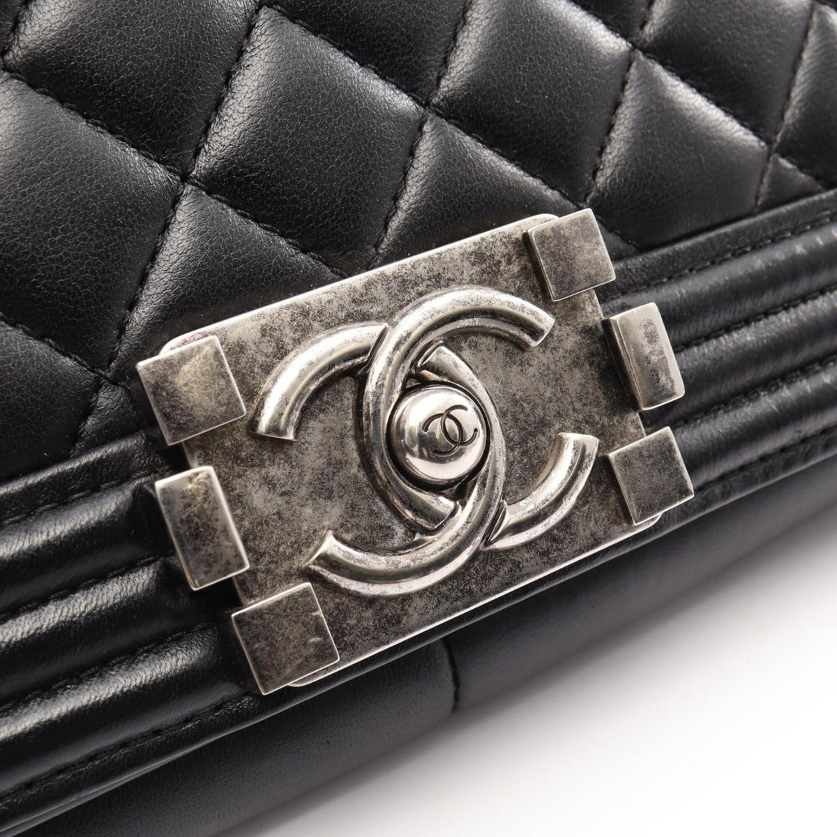 Chanel Black Leather Handbag Shoulder Bag (Pre-Owned)