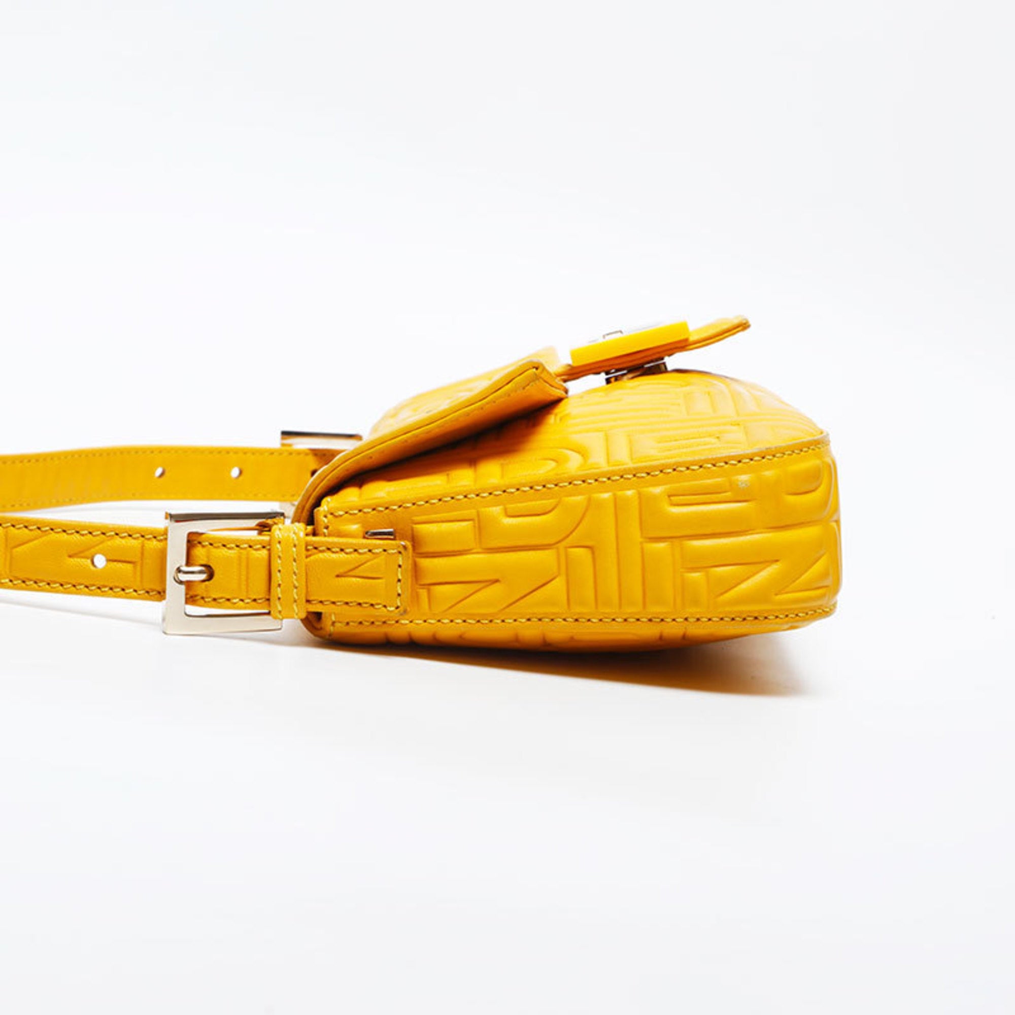 Fendi Yellow Leather Shoulder Bag (Pre-Owned)