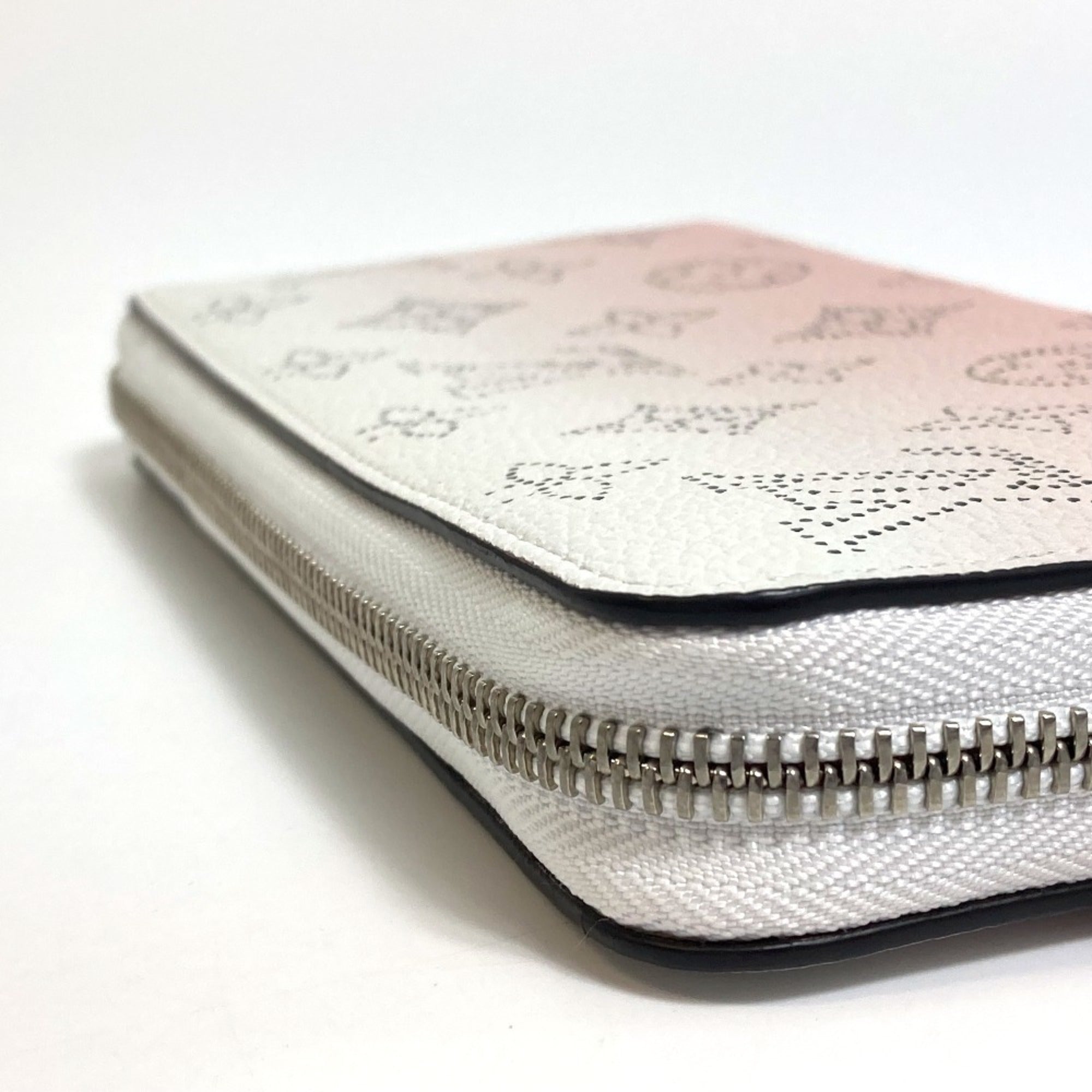Louis Vuitton Mahina Pink White Mahina Leather Long Wallet (Bi-Fold) (Pre-Owned)