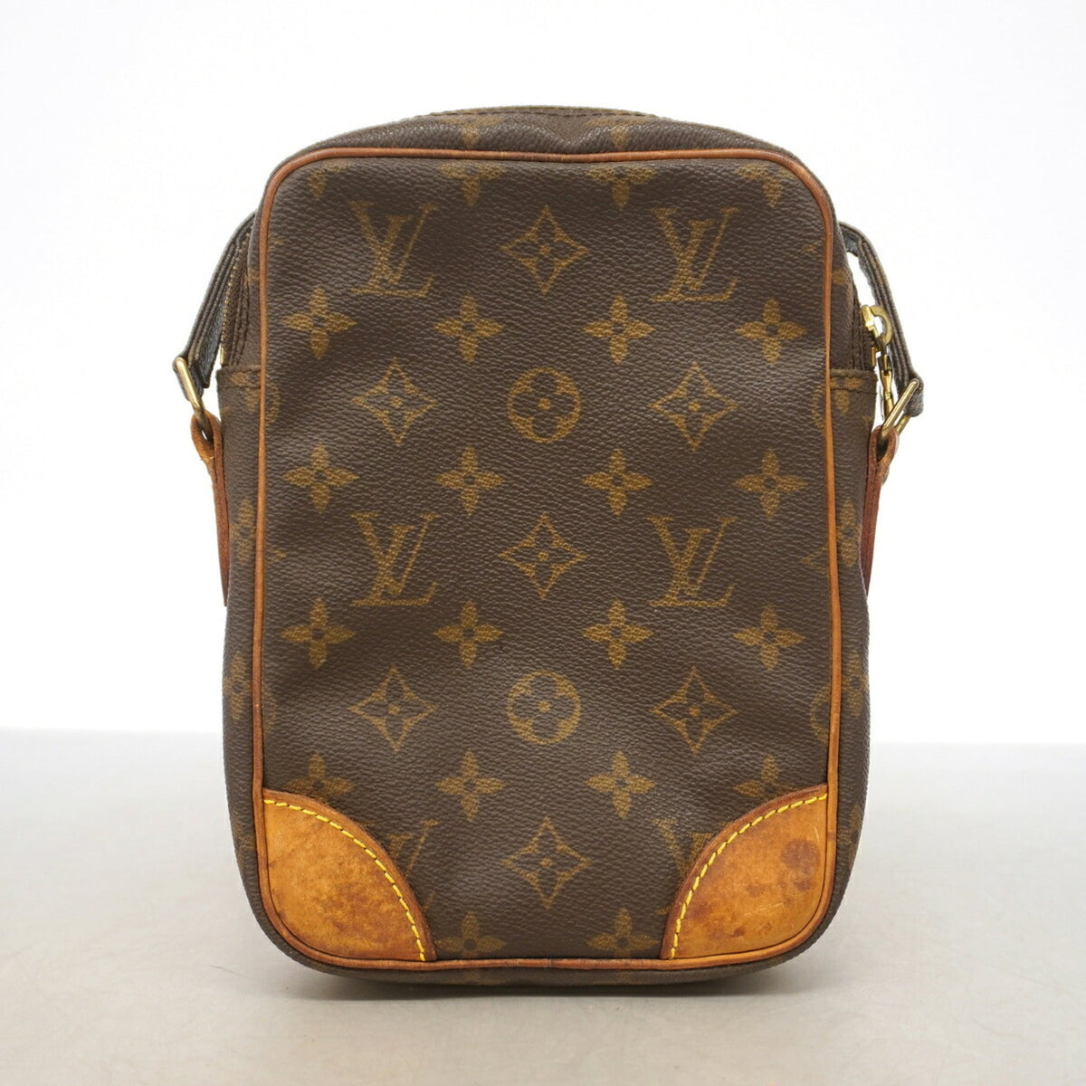 Louis Vuitton Brown Shoulder Bag (Pre-Owned)