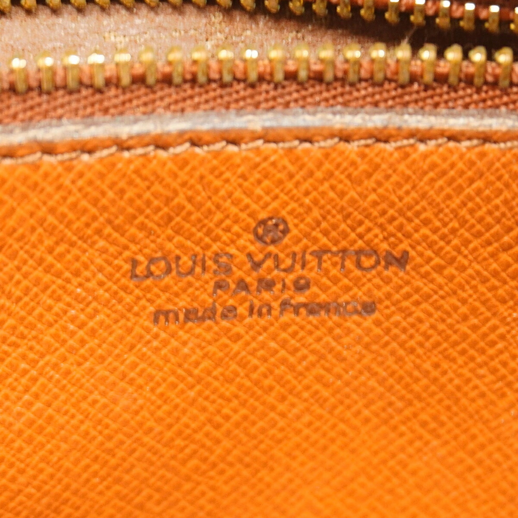 Louis Vuitton Brown Shoulder Bag (Pre-Owned)