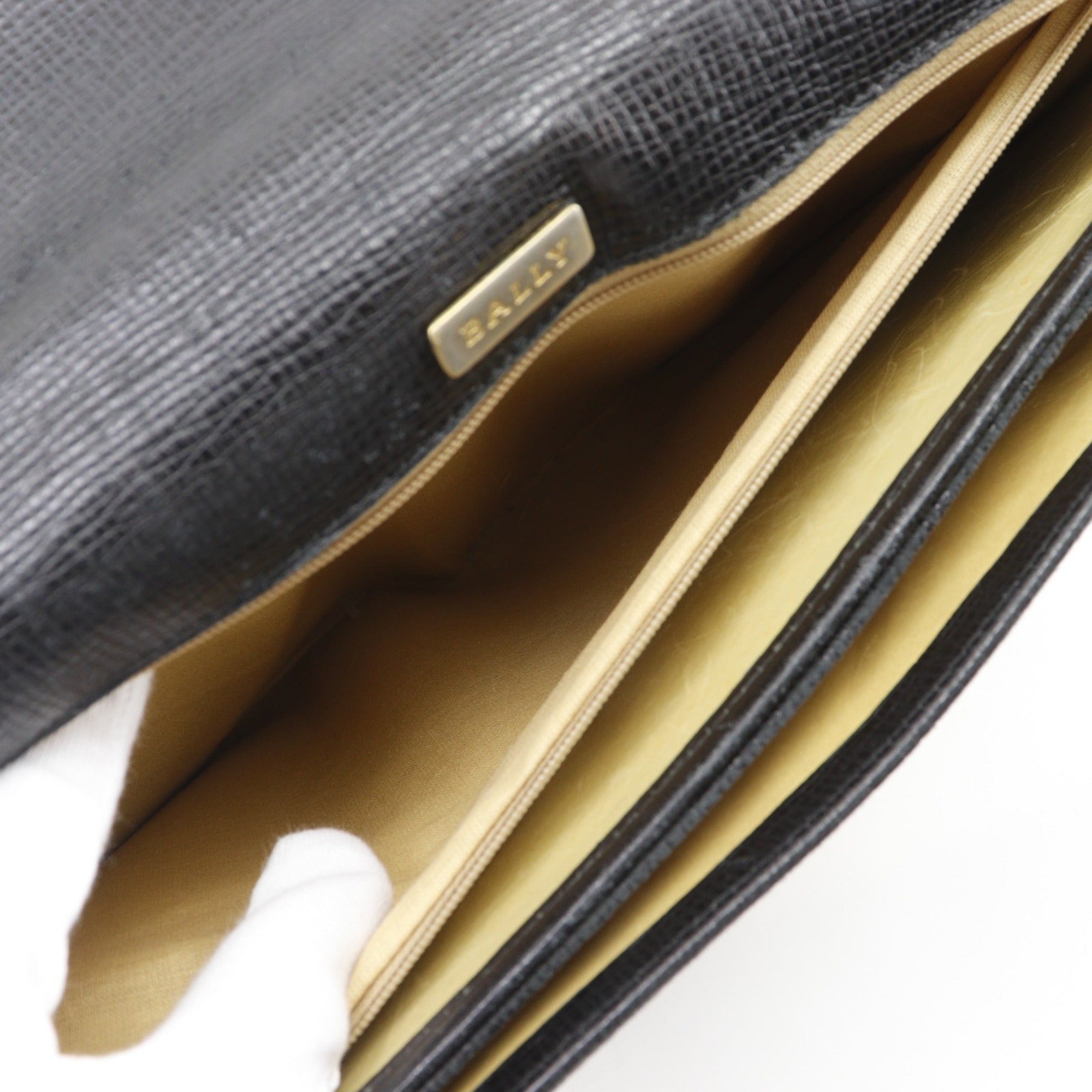 Bally Black Leather Briefcase (Pre-Owned)