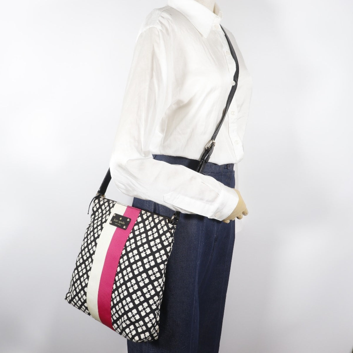 Kate Spade Black Canvas Shoulder Bag (Pre-Owned)