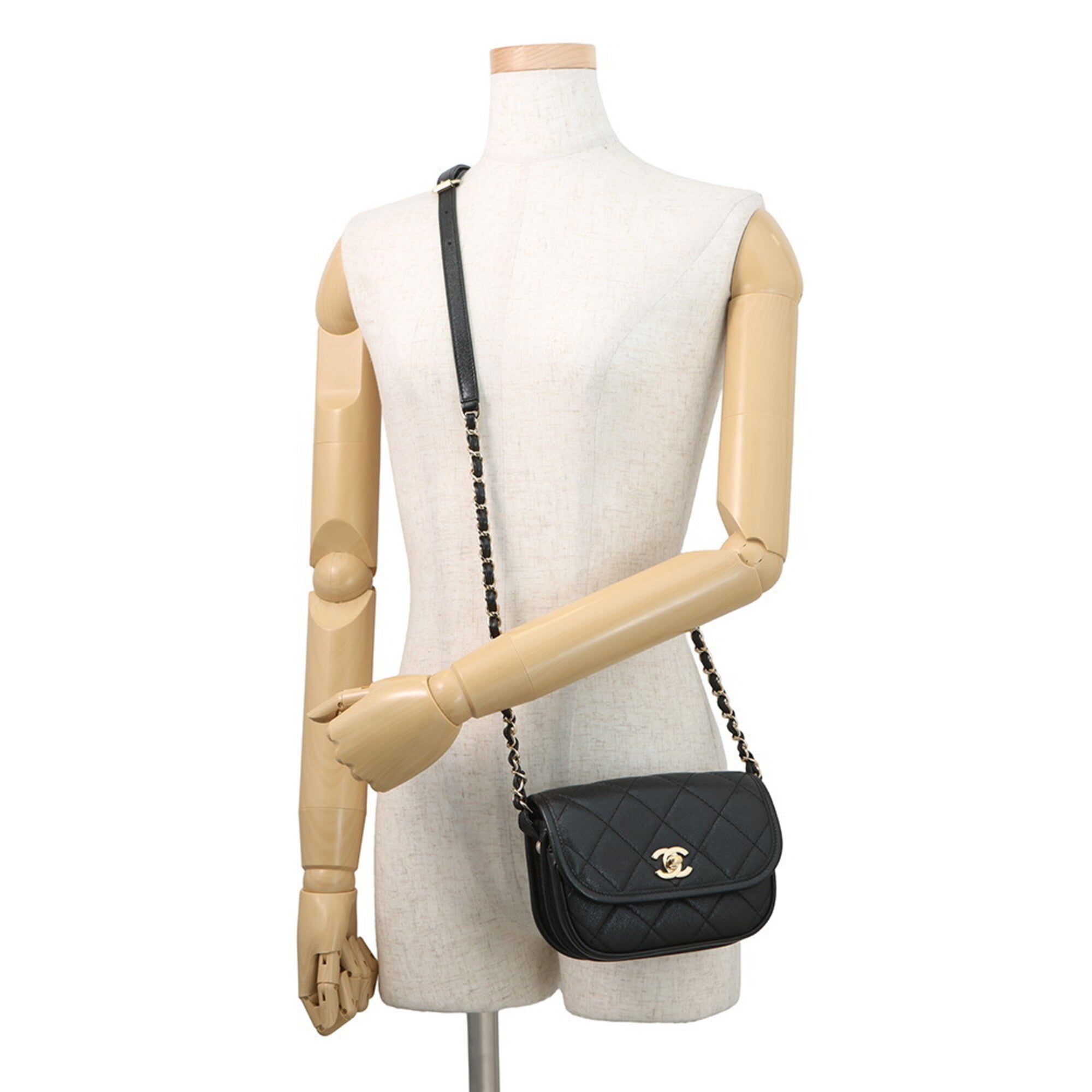 Chanel Black Leather Handbag Shoulder Bag (Pre-Owned)