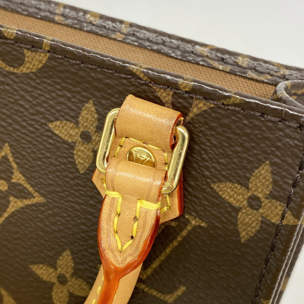Louis Vuitton Brown Handbag (Pre-Owned)