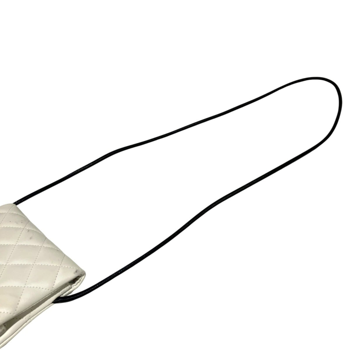 Chanel White Leather Shoulder Bag (Pre-Owned)