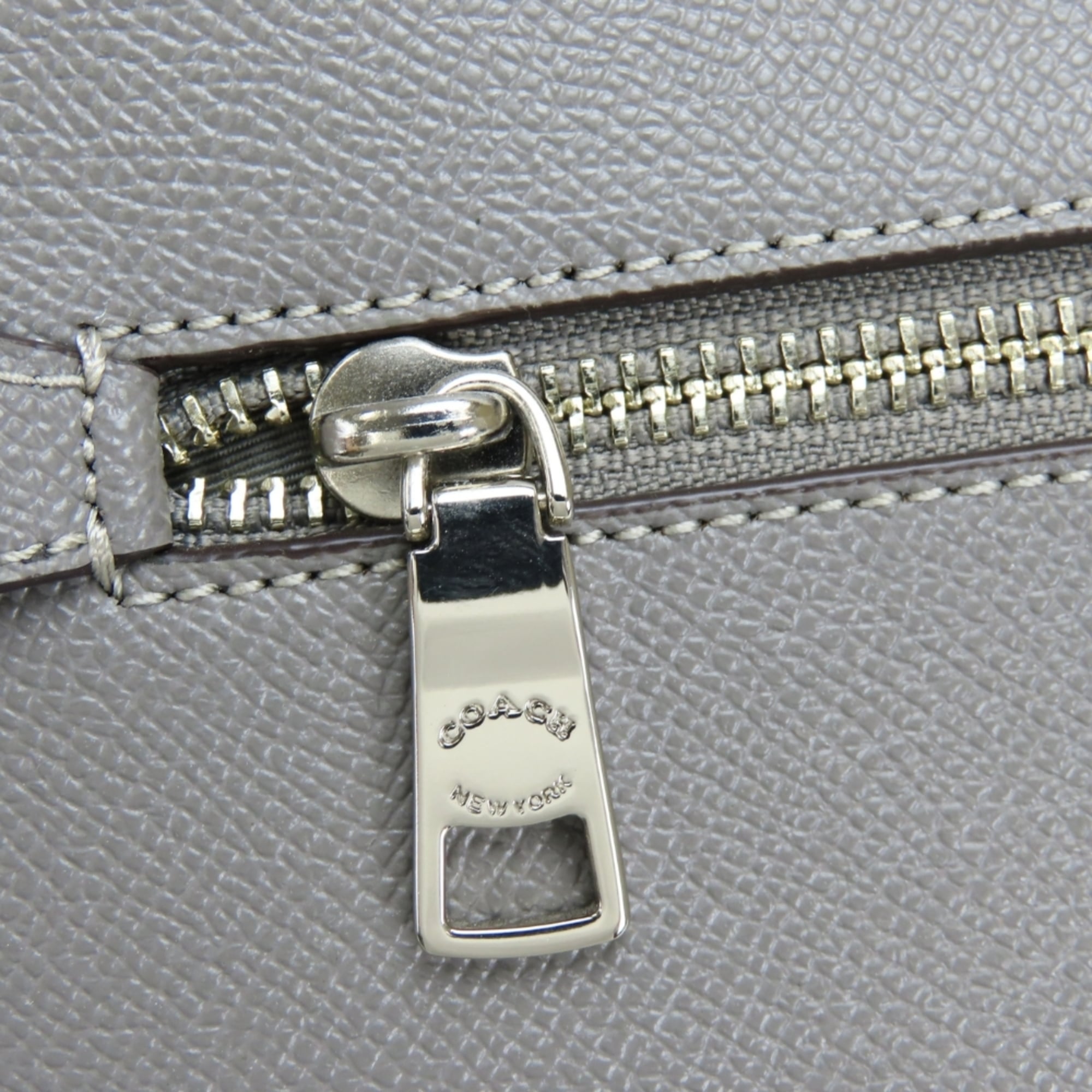 Coach Gray Leather Tote Bag (Pre-Owned)