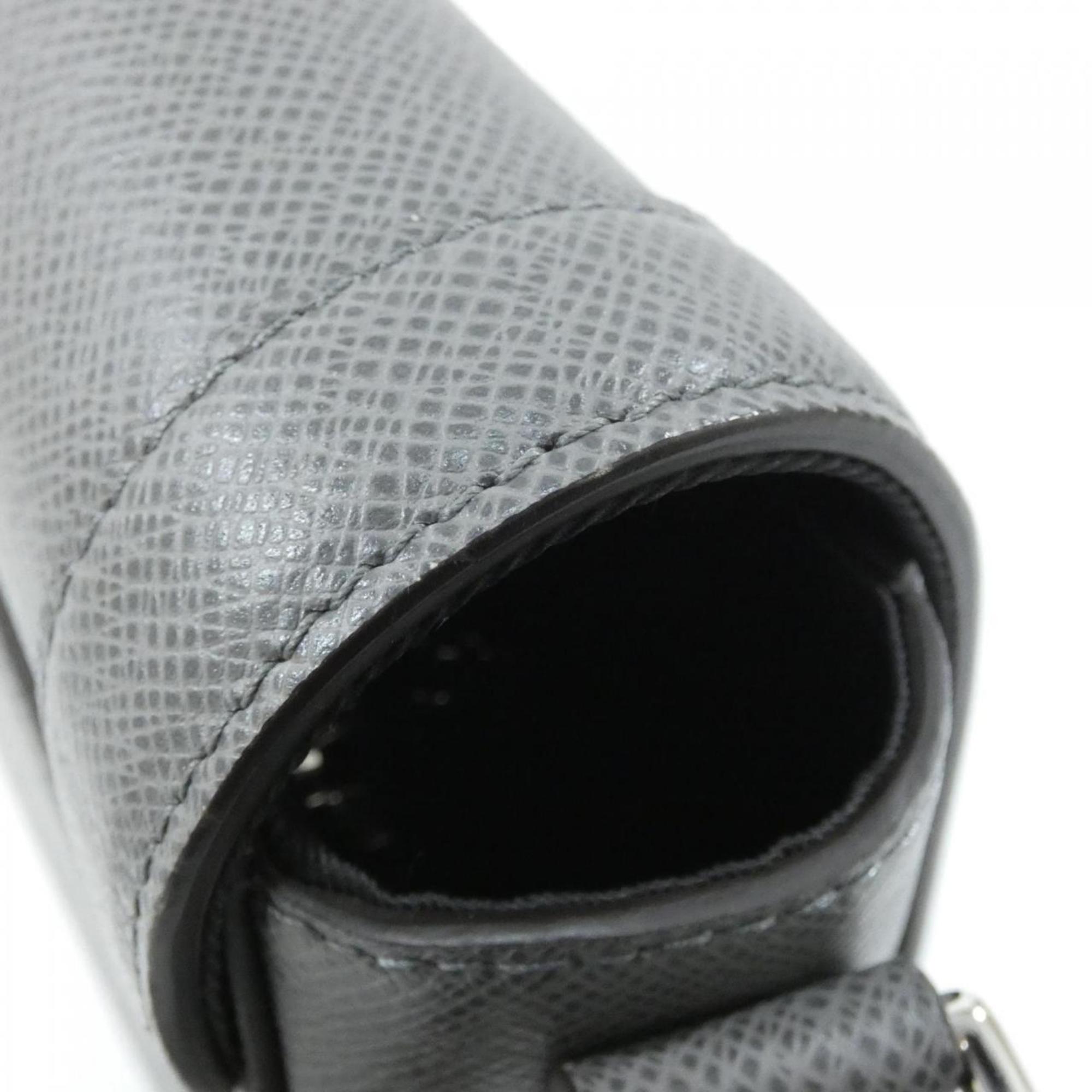 Louis Vuitton Taiga Gris Leather Shoulder Bag (Pre-Owned)