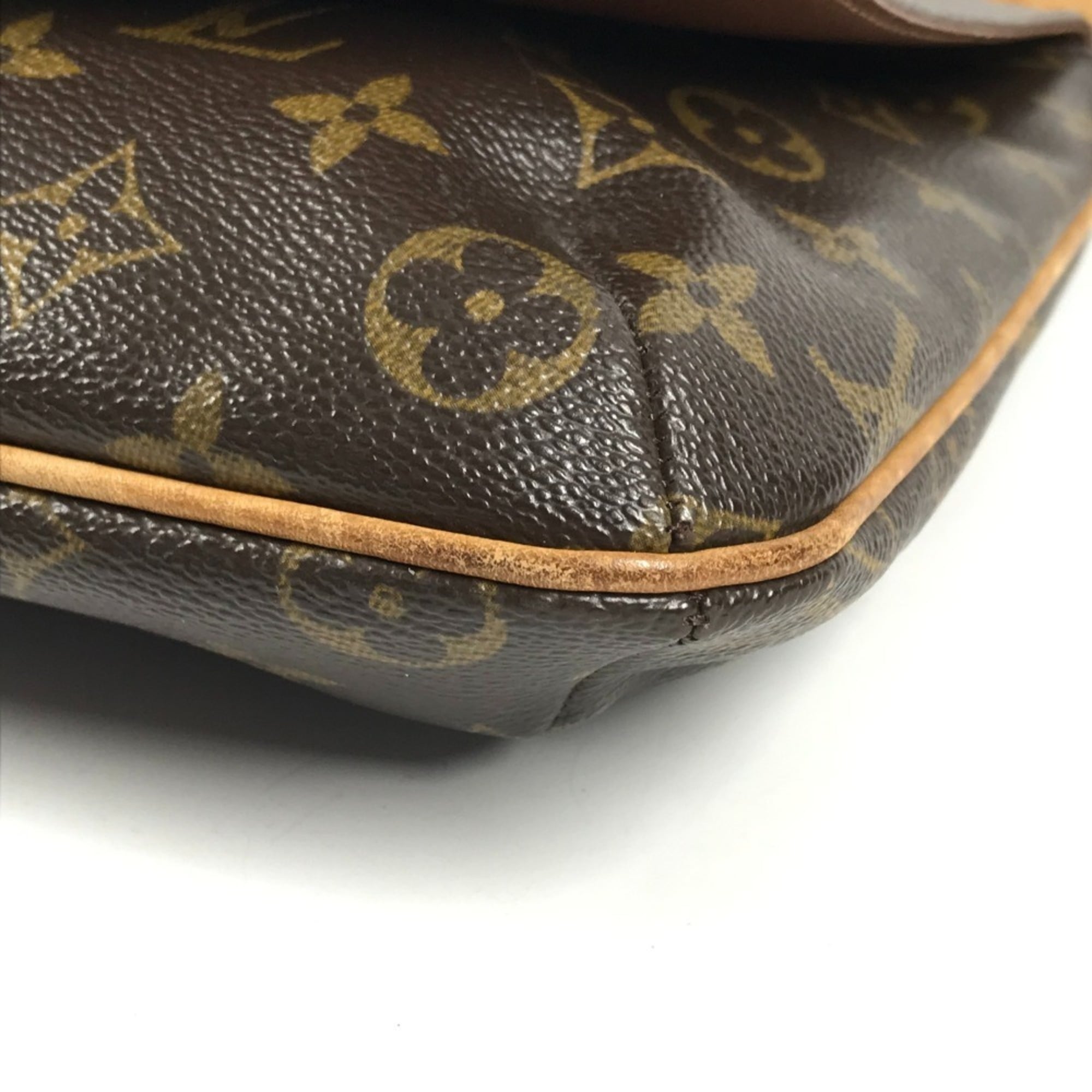 Louis Vuitton Monogram Brown Monogram Pochette Shoulder Bag (Pre-Owned)