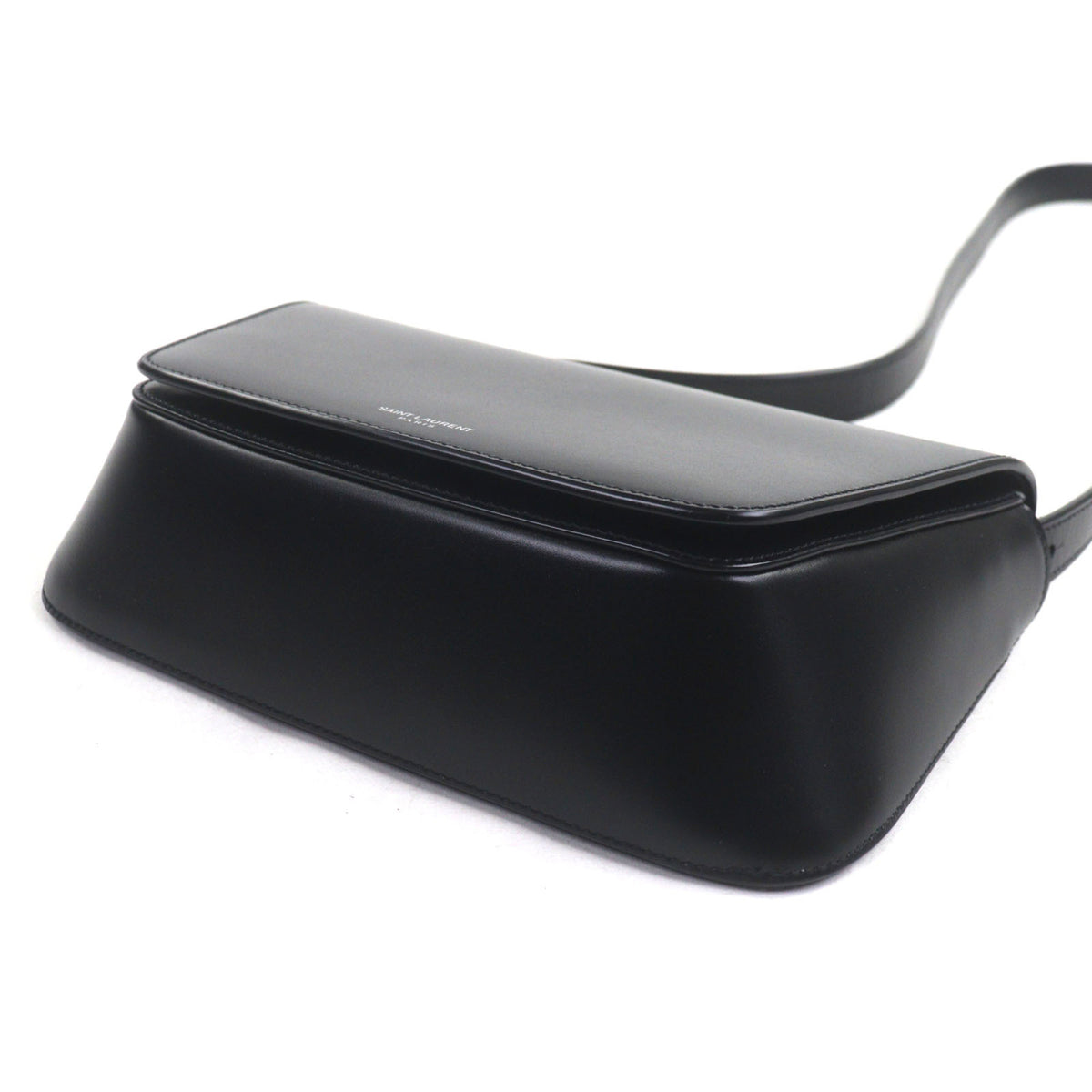 Saint Laurent Black Leather Shoulder Bag (Pre-Owned)