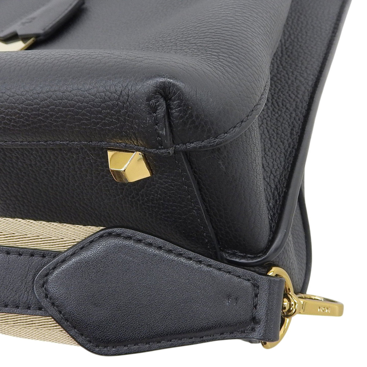 Mcm Black Leather Handbag (Pre-Owned)