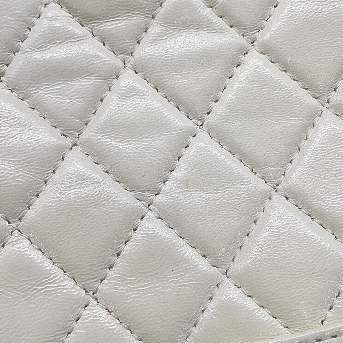 Chanel Matelasse White Leather Handbag Shopping Bag Shoulder Bag (Pre-Owned)