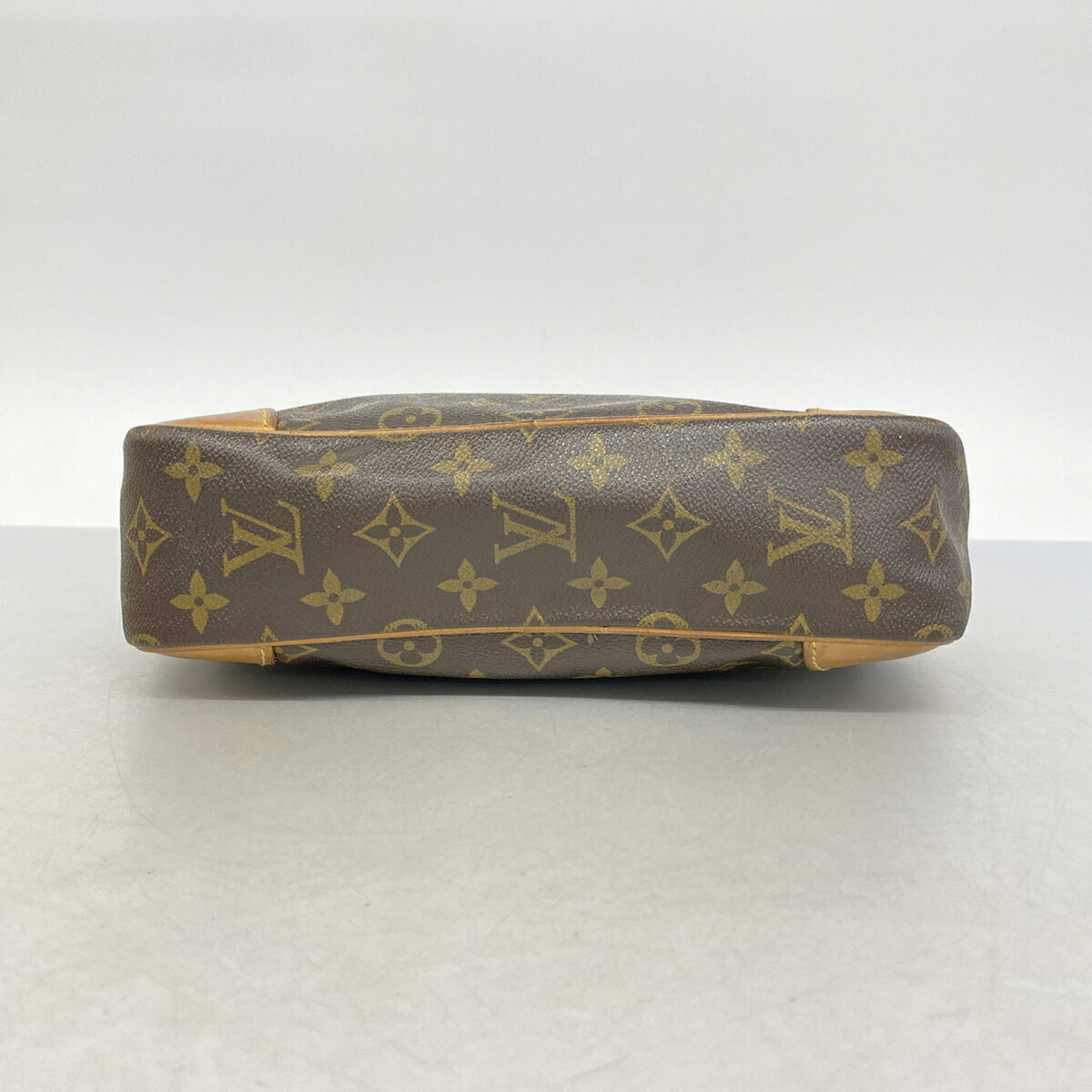 Louis Vuitton Brown Shoulder Bag (Pre-Owned)