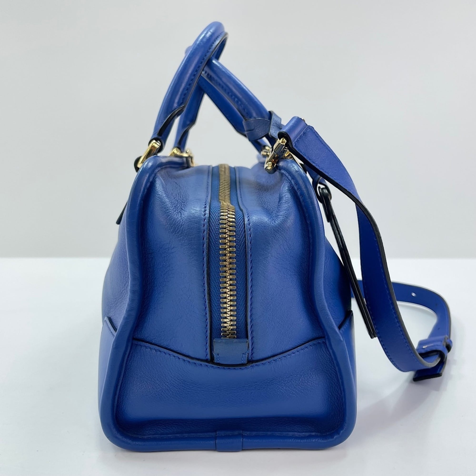Loewe Blue Handbag (Pre-Owned)