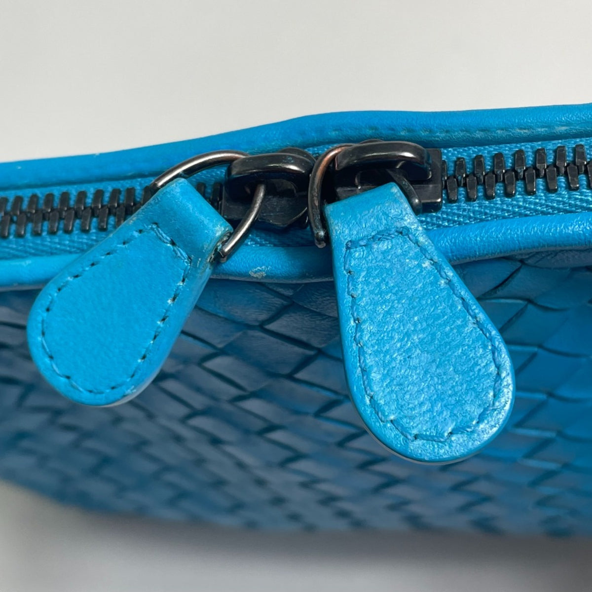 Bottega Veneta Blue Leather Shoulder Bag (Pre-Owned)