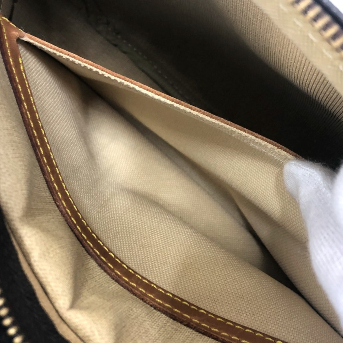 Louis Vuitton Brown Monogram Monogram Shoulder Bag (Pre-Owned)