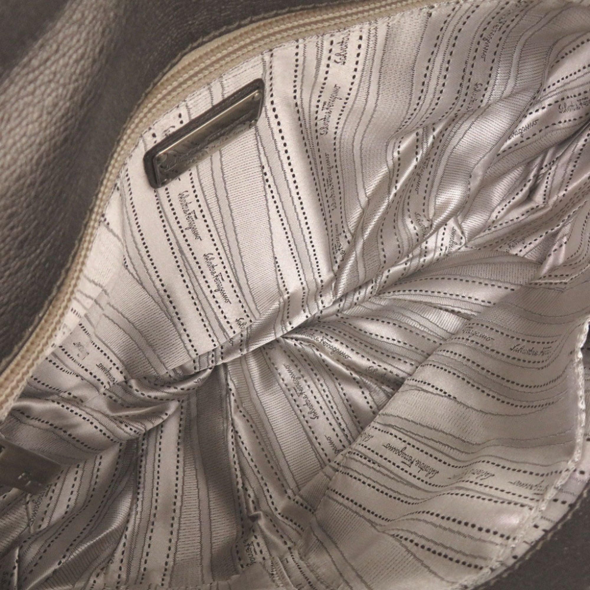 Salvatore Ferragamo Metallic Gray Leather Handbag Shoulder Bag (Pre-Owned)