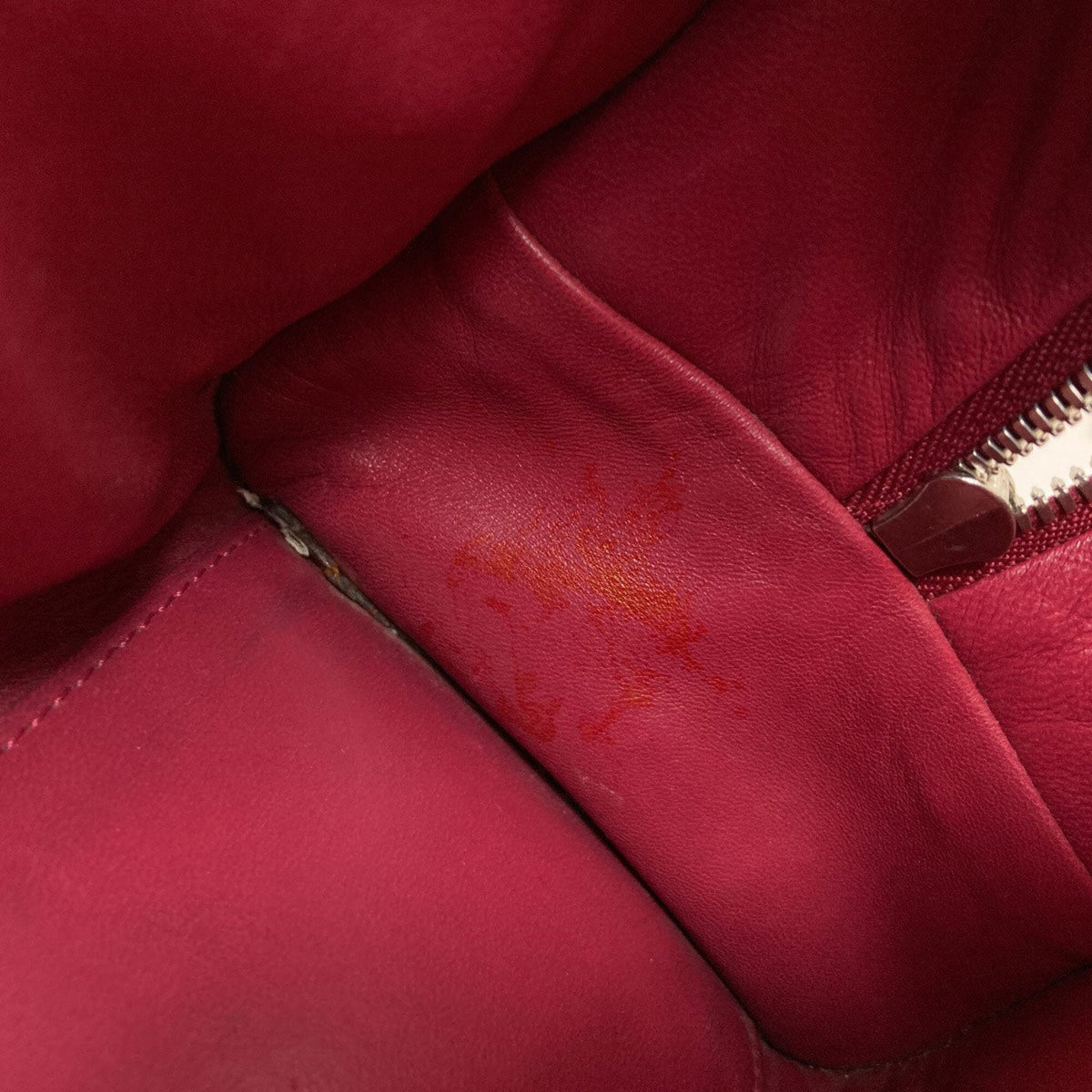 Loewe Red Color Leather Handbag (Pre-Owned)