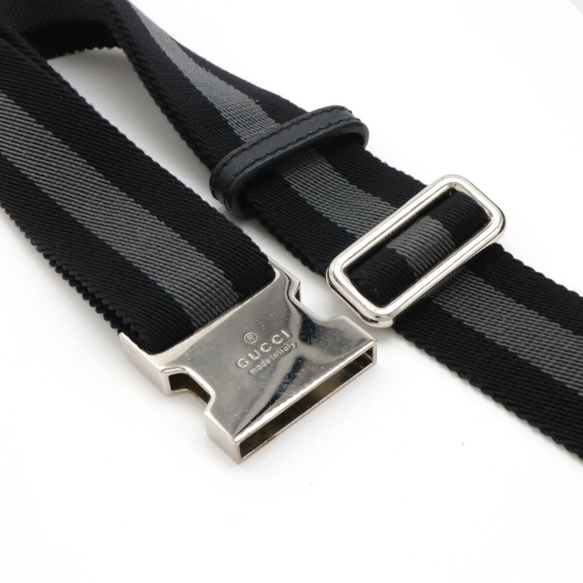 Gucci Black Nylon Leather Shoulder Bag Sling Bag (Pre-Owned)