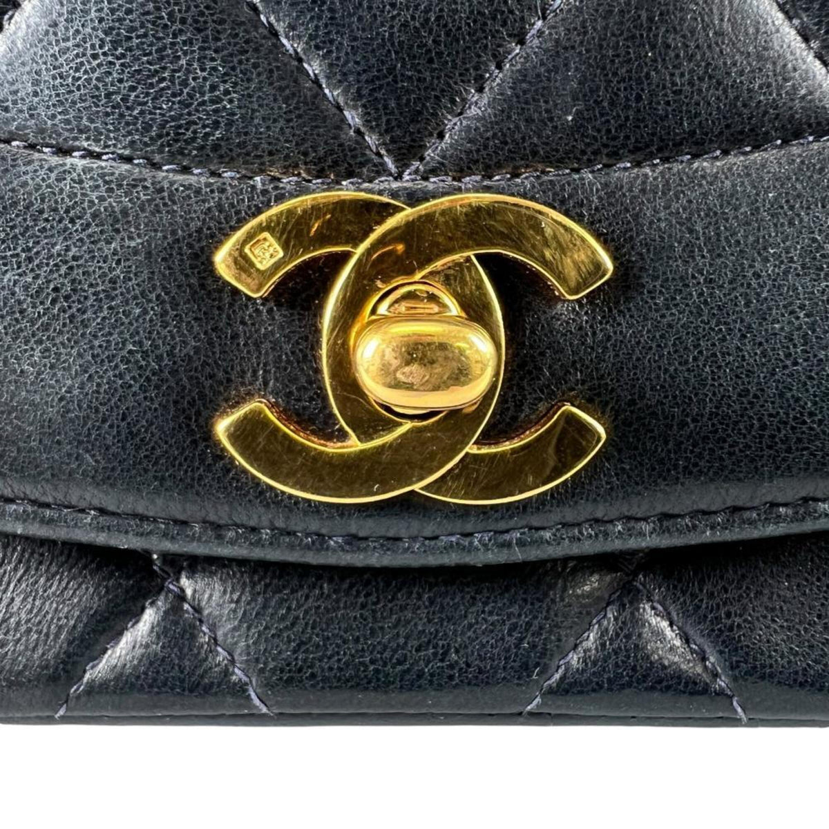 Chanel Black Grained Calfskin Shoulder Bag (Pre-Owned)