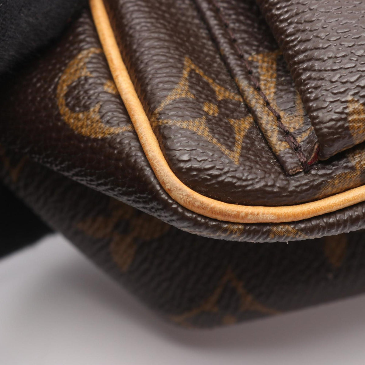 Louis Vuitton Monogram Brown Coated Canvas Leather Shoulder Bag (Pre-Owned)